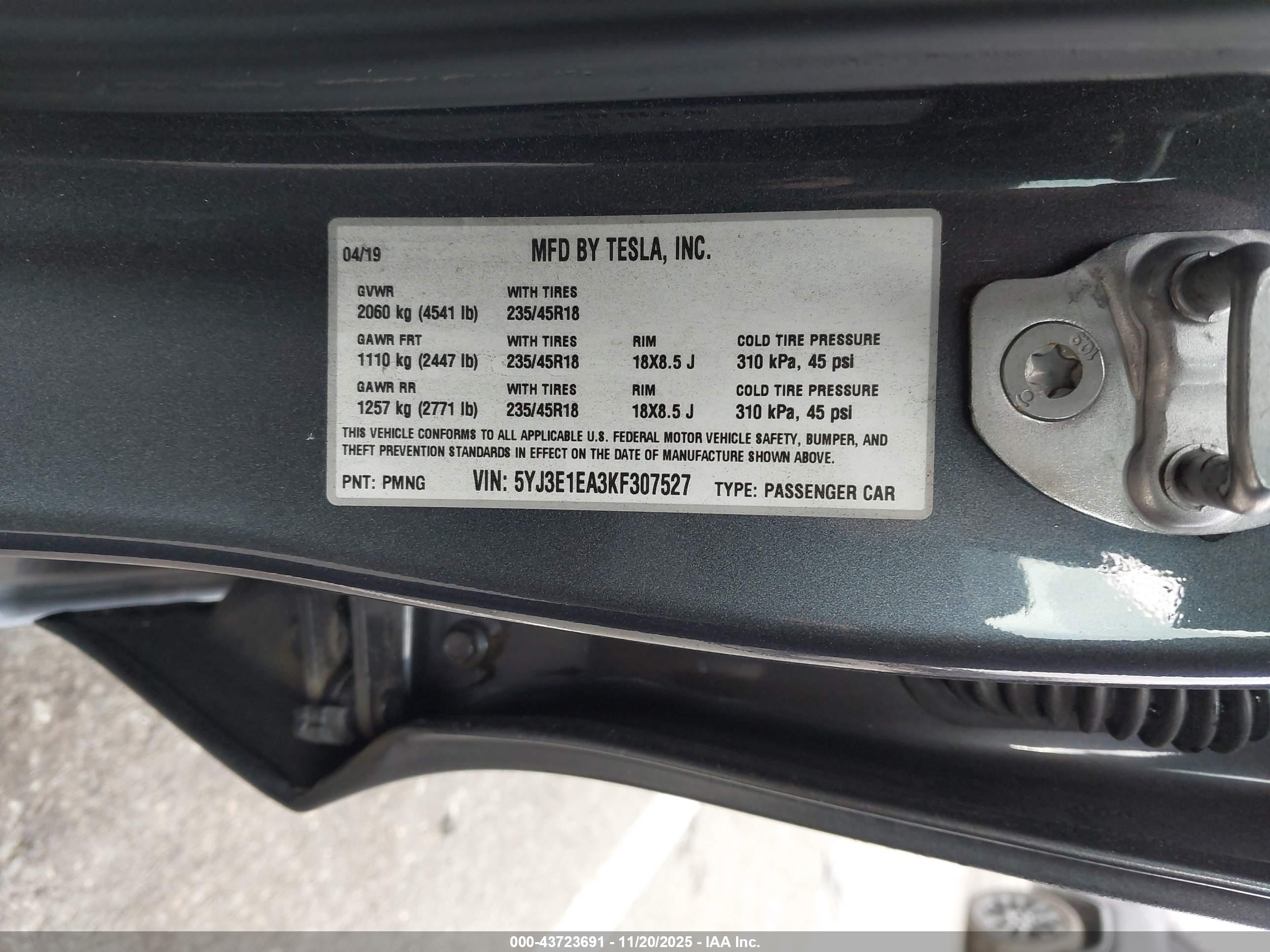 TESLA MODEL image 9