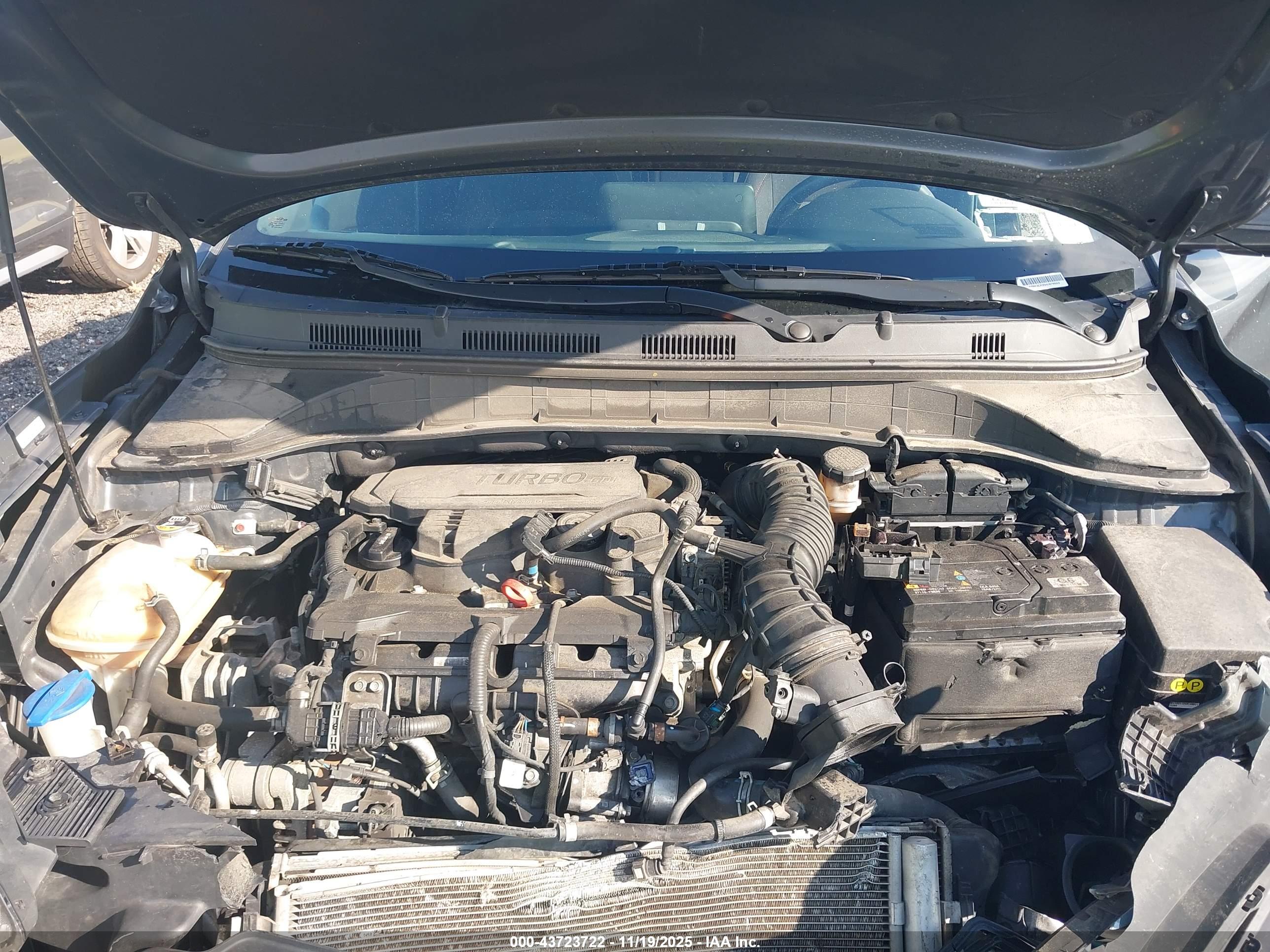 HYUNDAI KONA image 10
