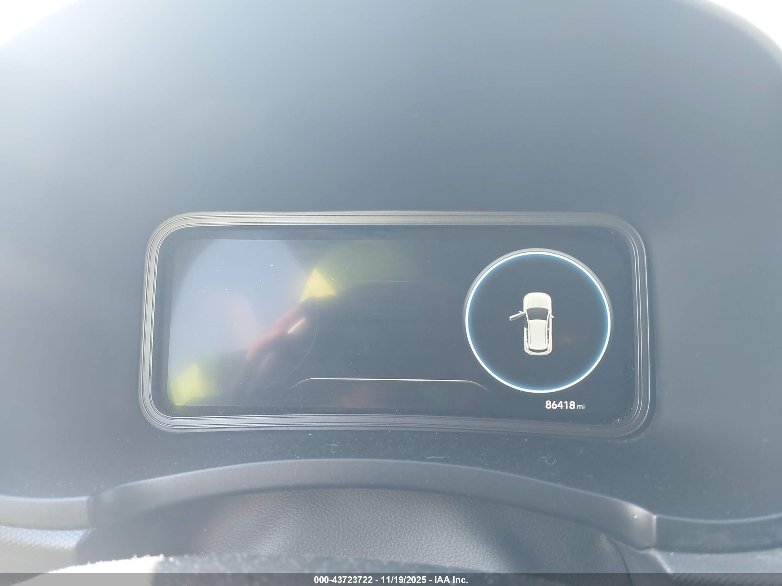 HYUNDAI KONA image 7