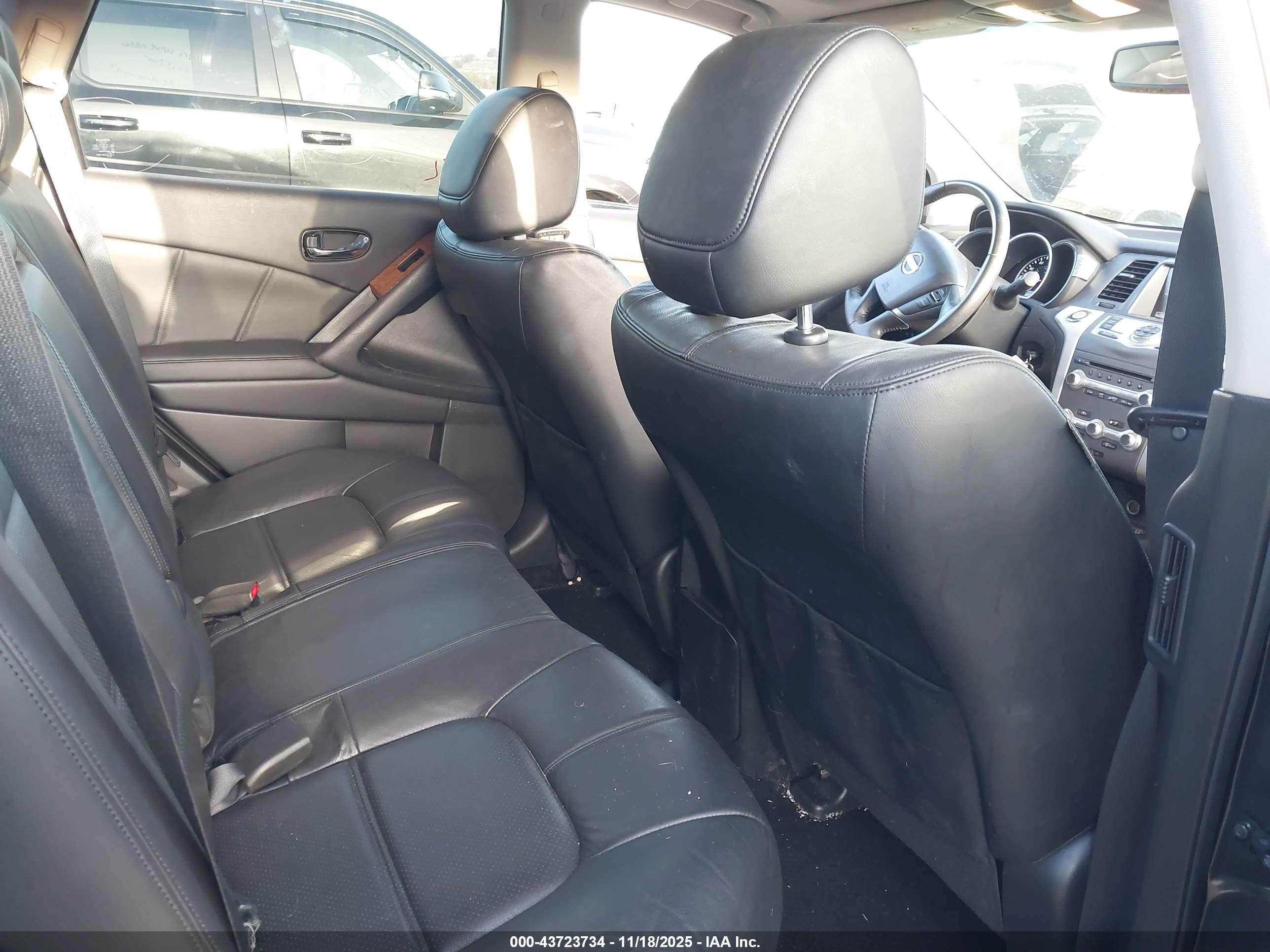 NISSAN MURANO image 8