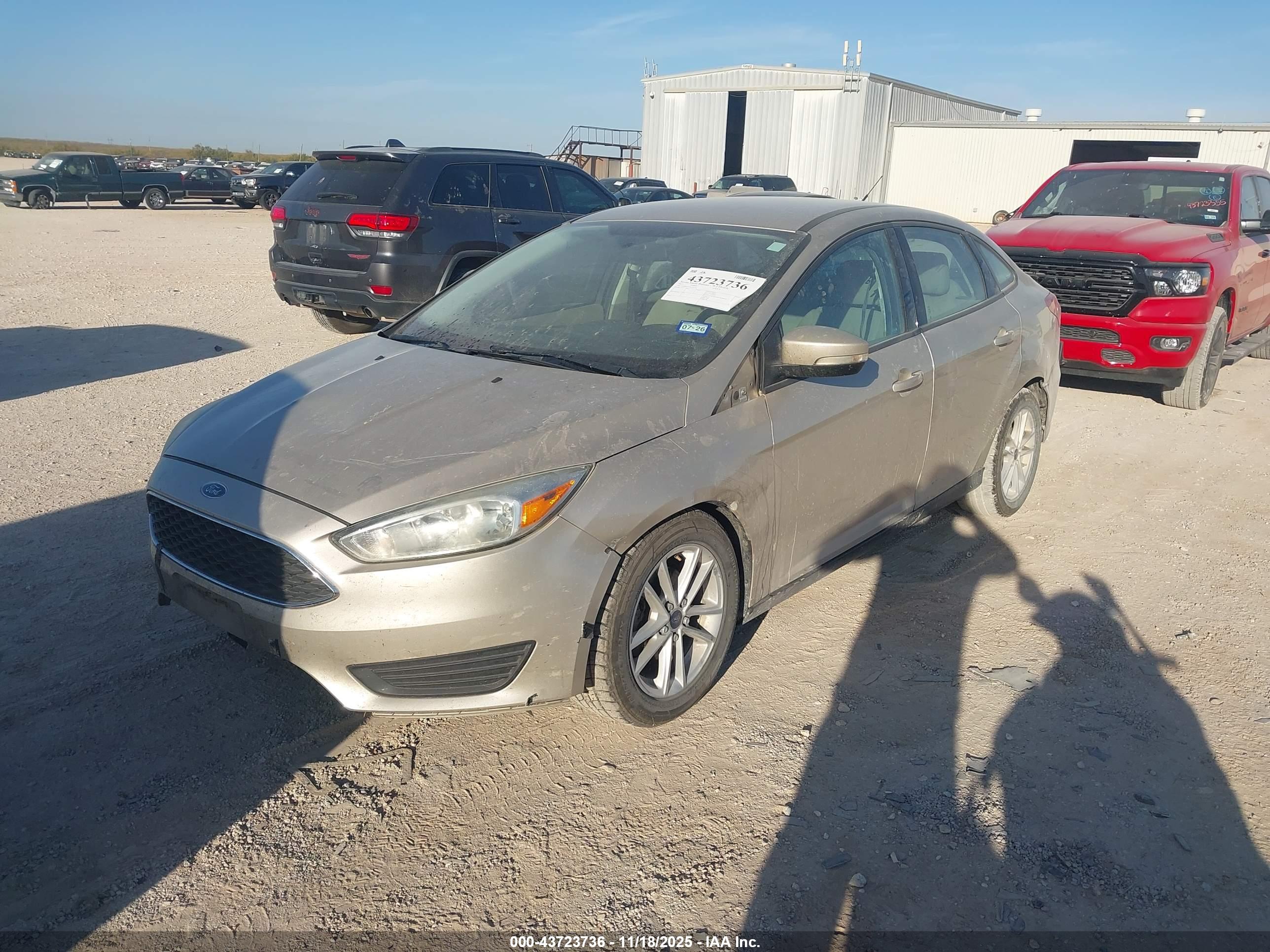 FORD FOCUS image 2