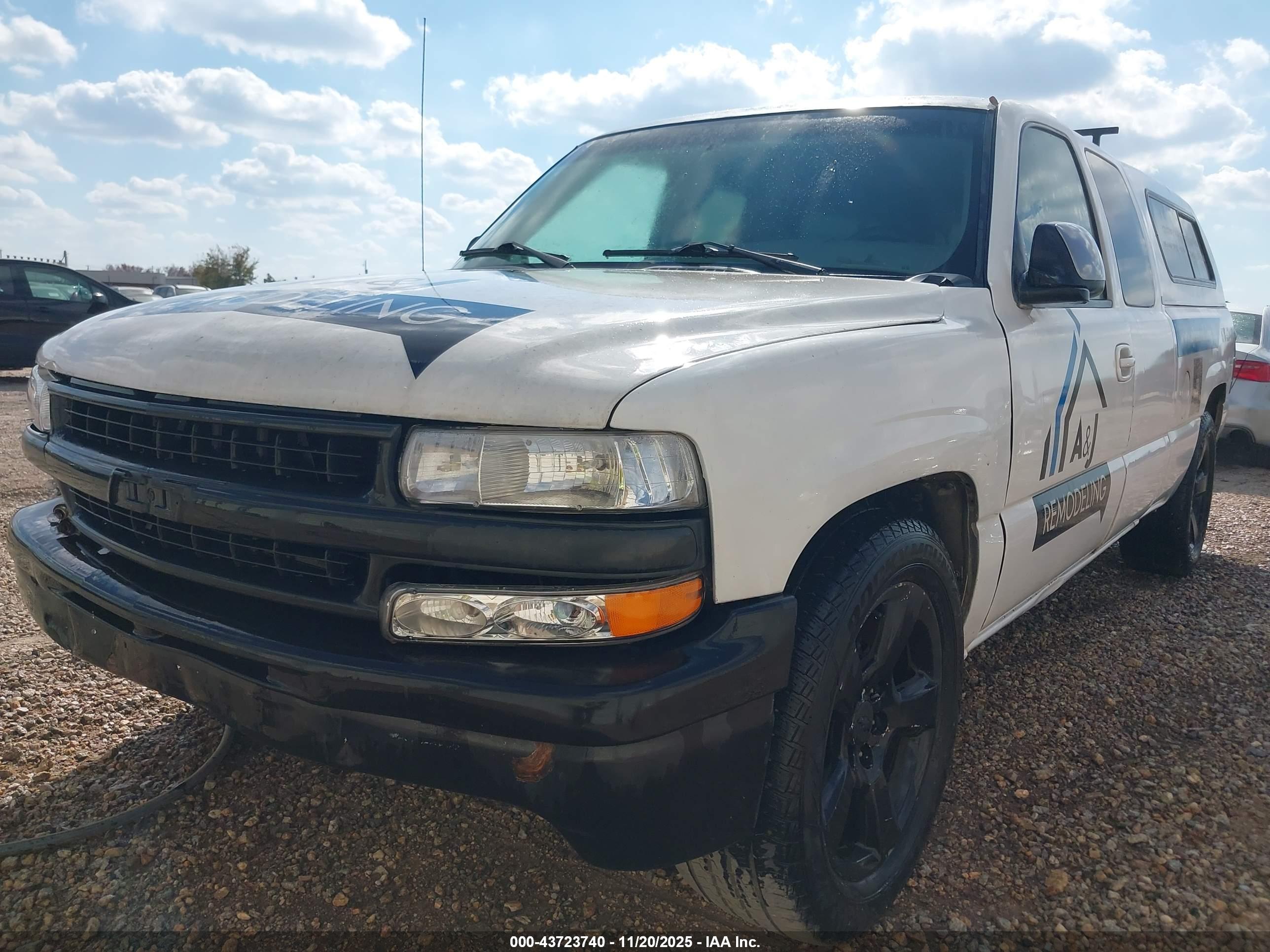 CHEVROLET SILVERADO image 2