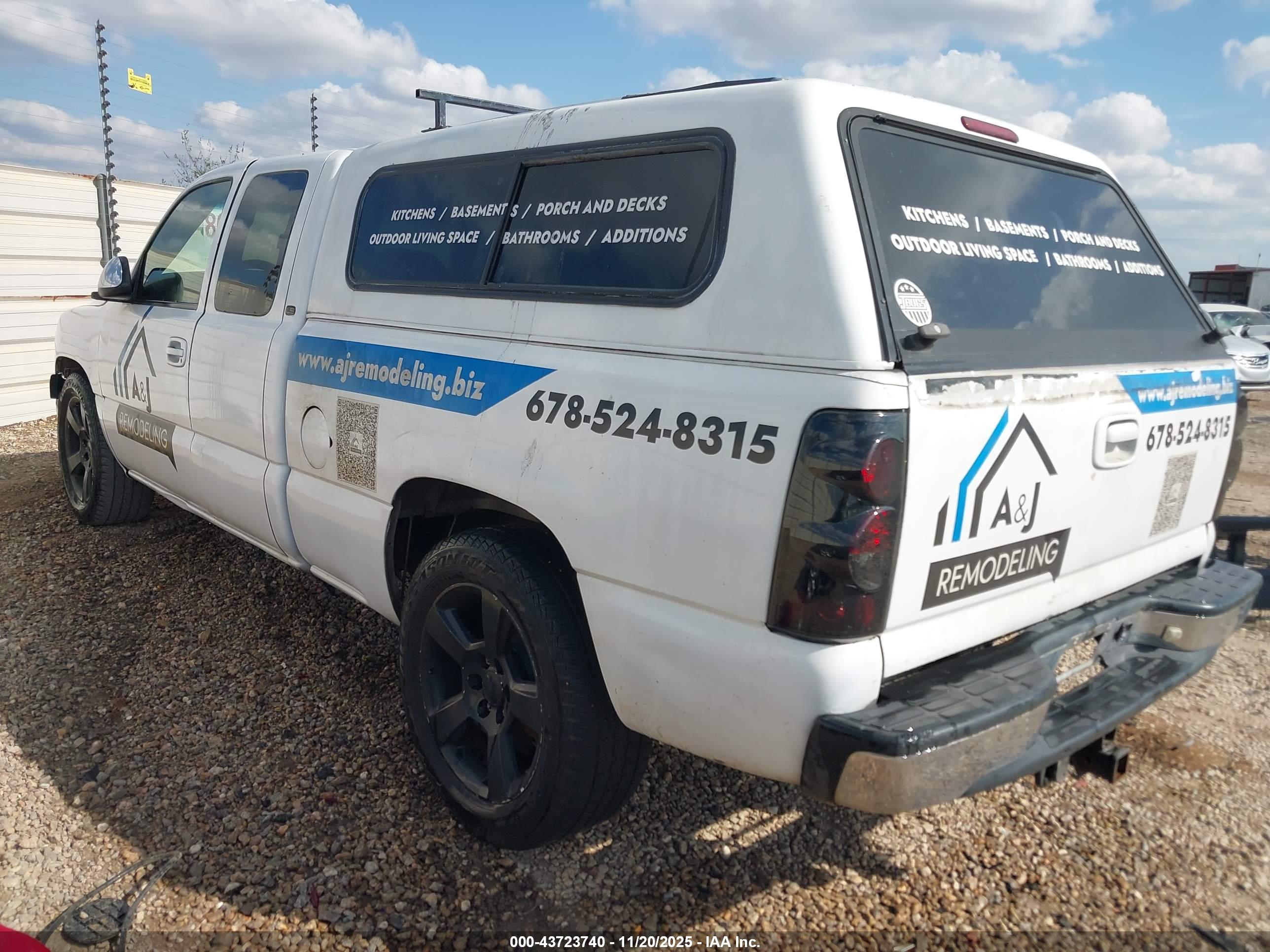 CHEVROLET SILVERADO image 3