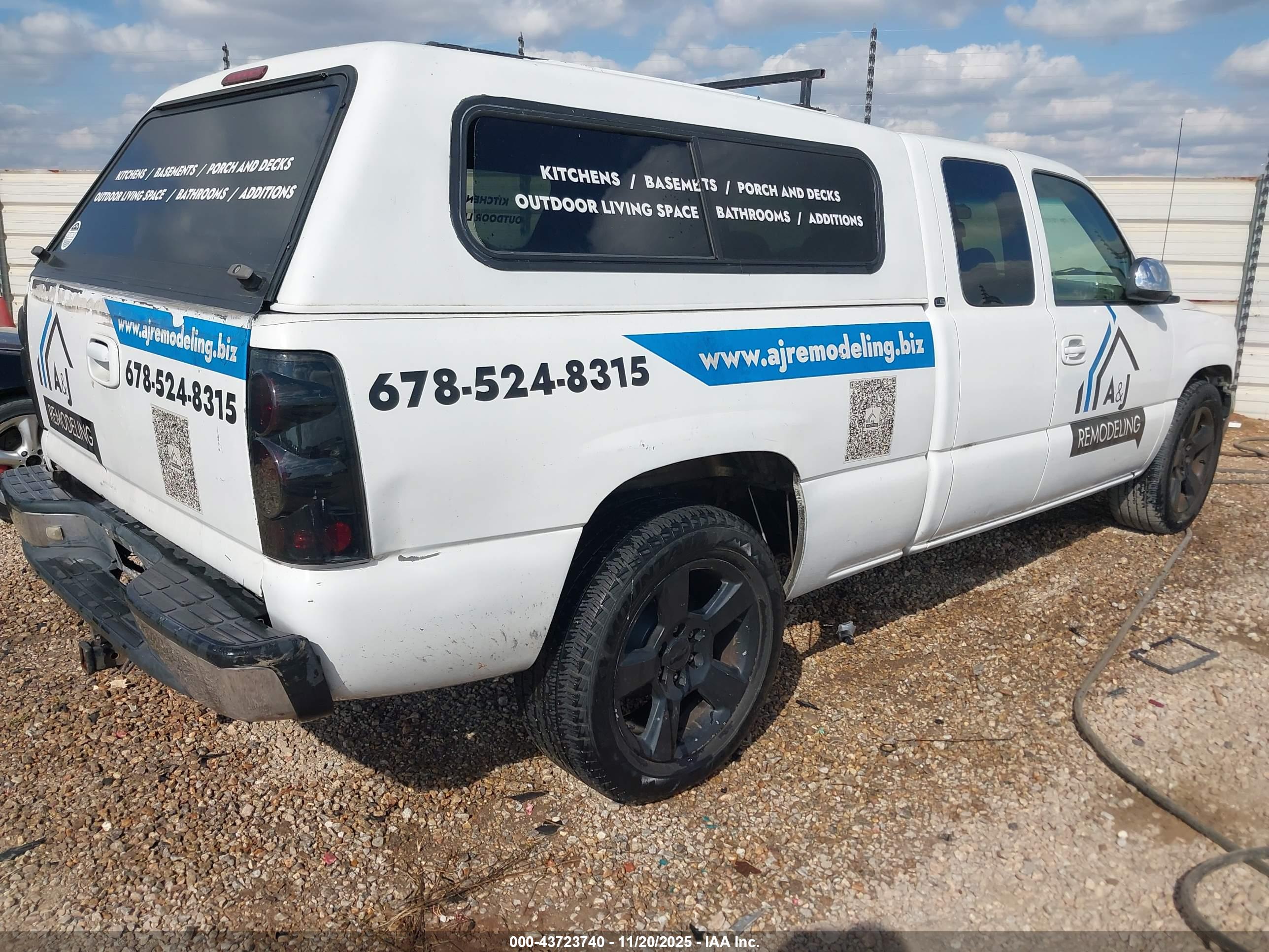 CHEVROLET SILVERADO image 4