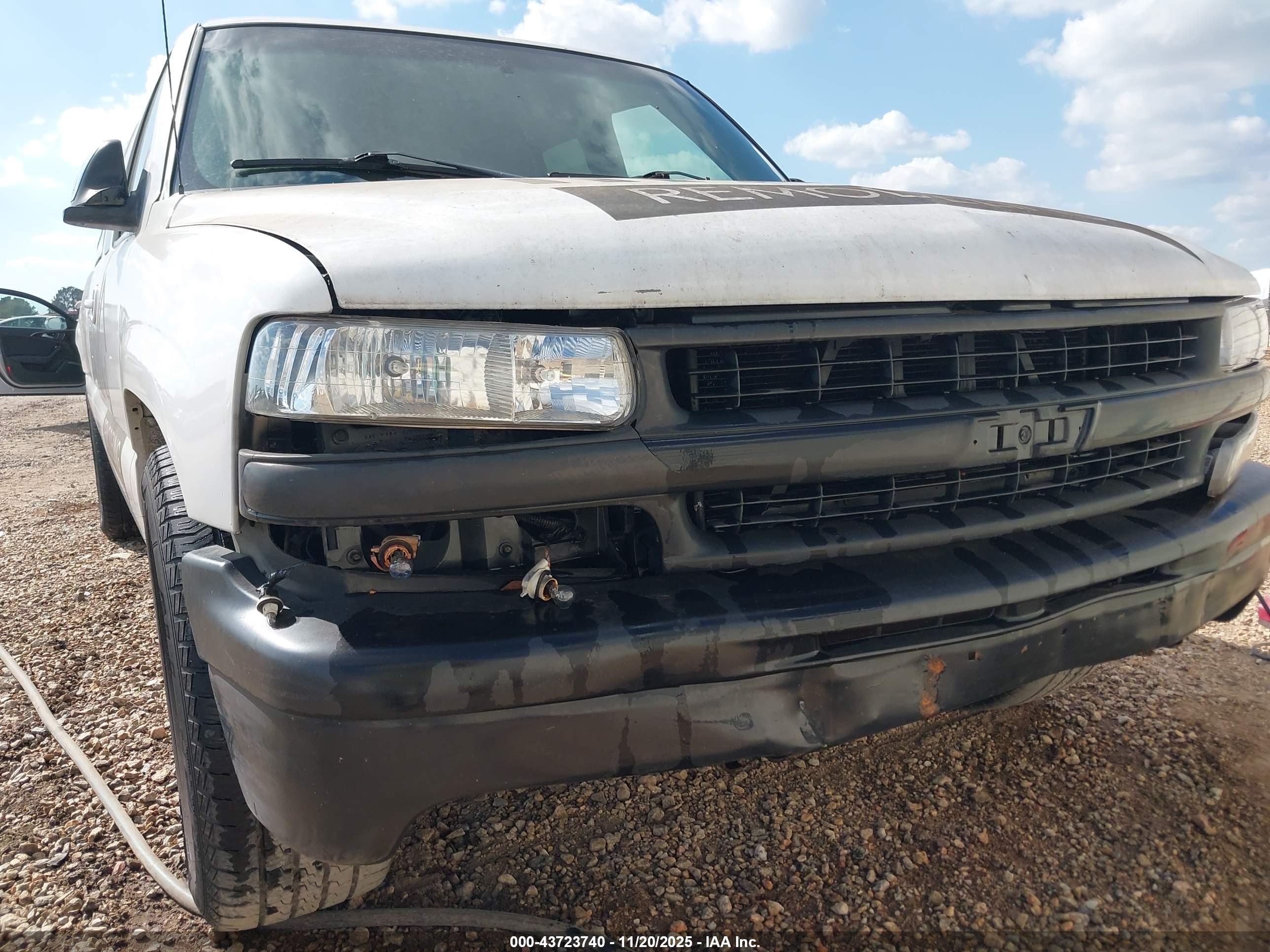 CHEVROLET SILVERADO image 6