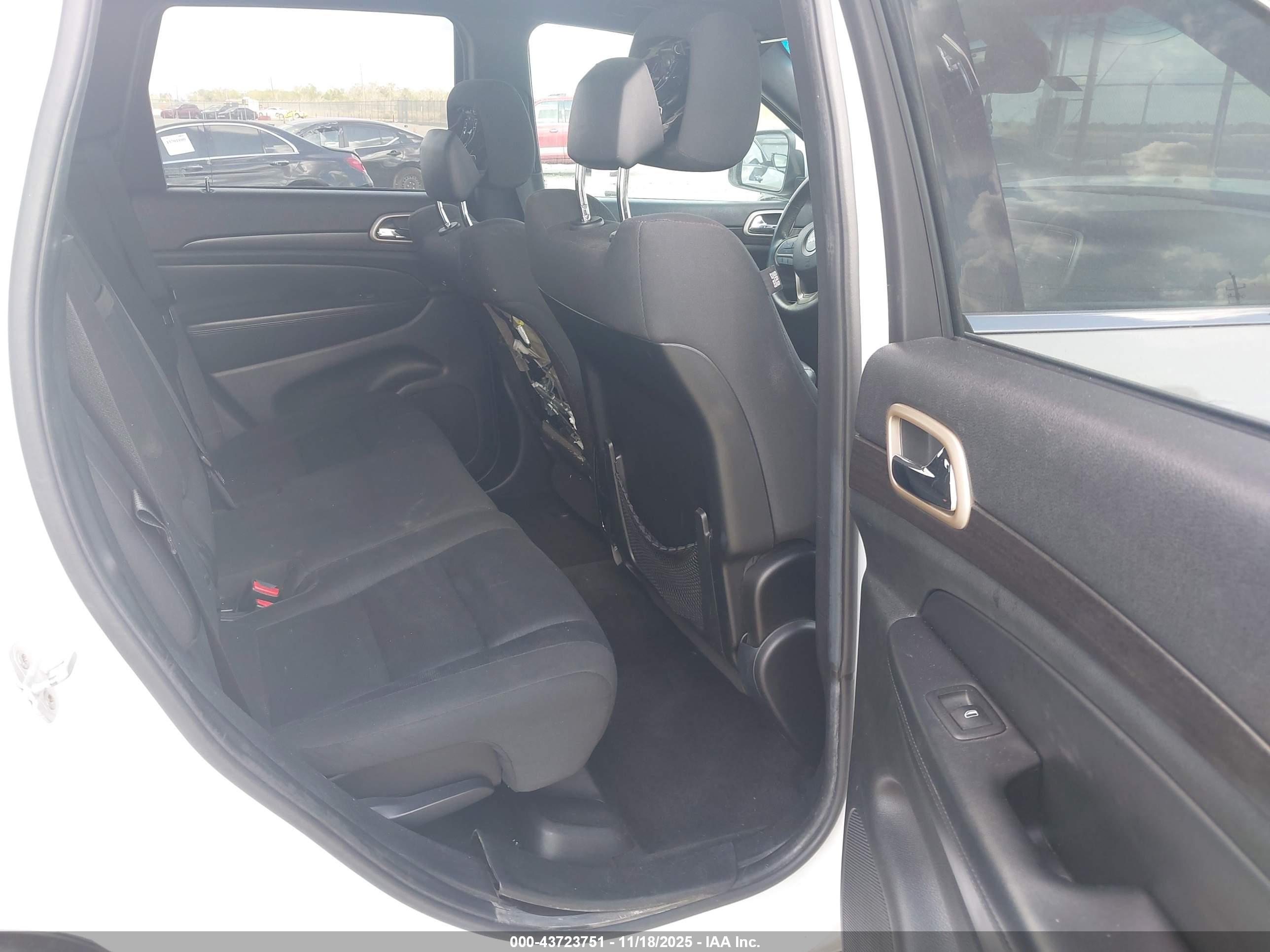 JEEP GRAND image 8