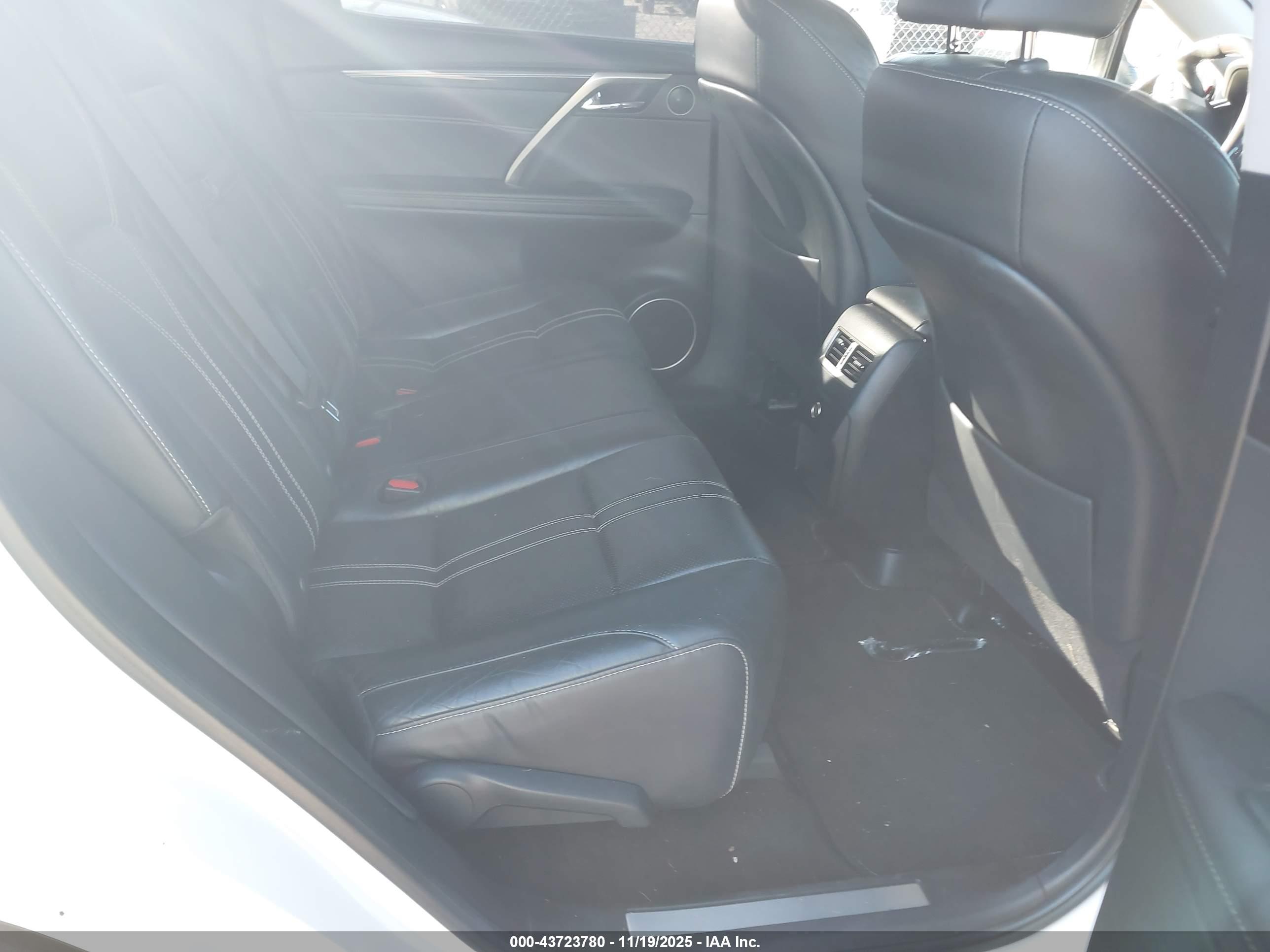 LEXUS RX image 8
