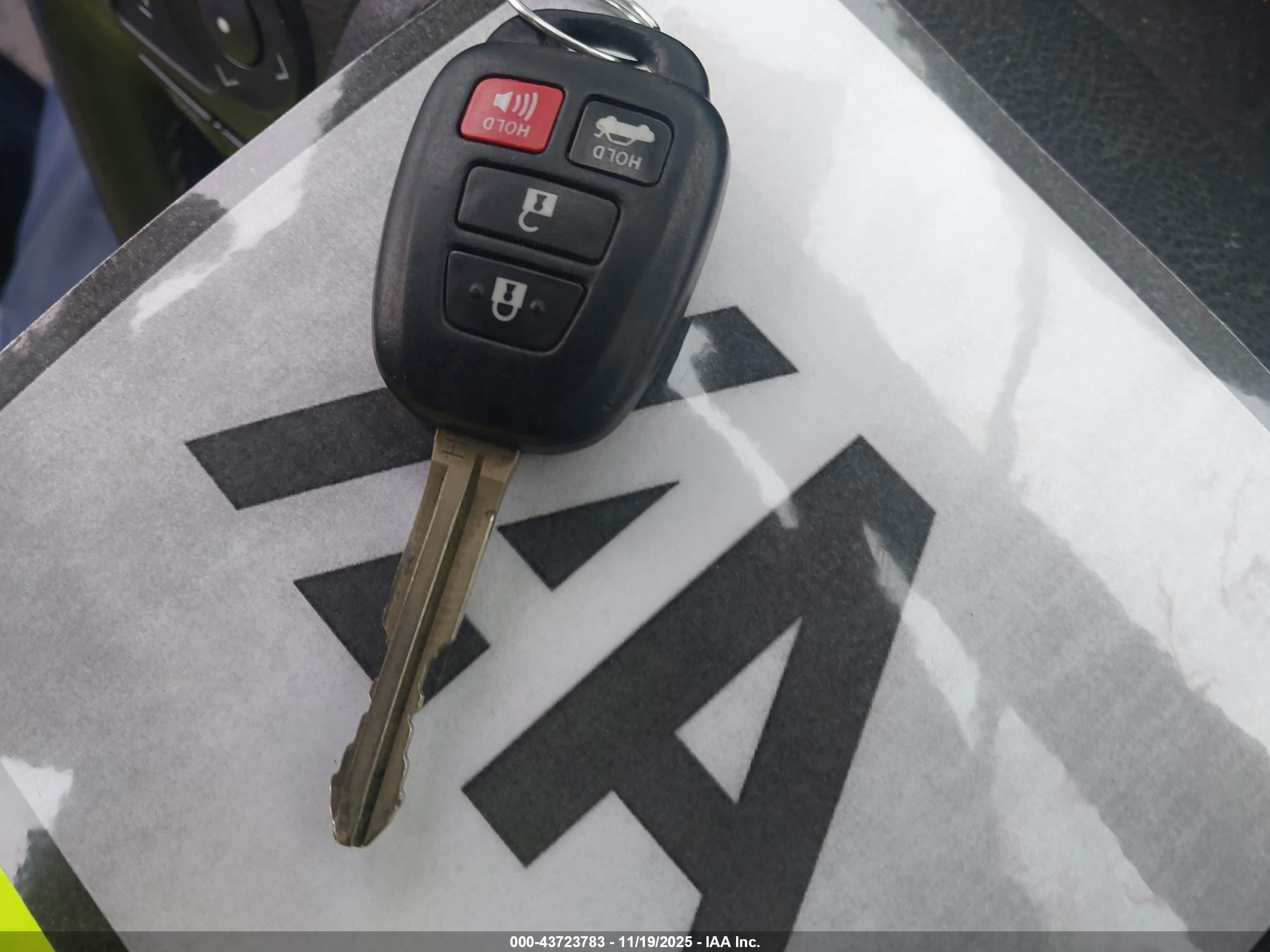 TOYOTA COROLLA image 11