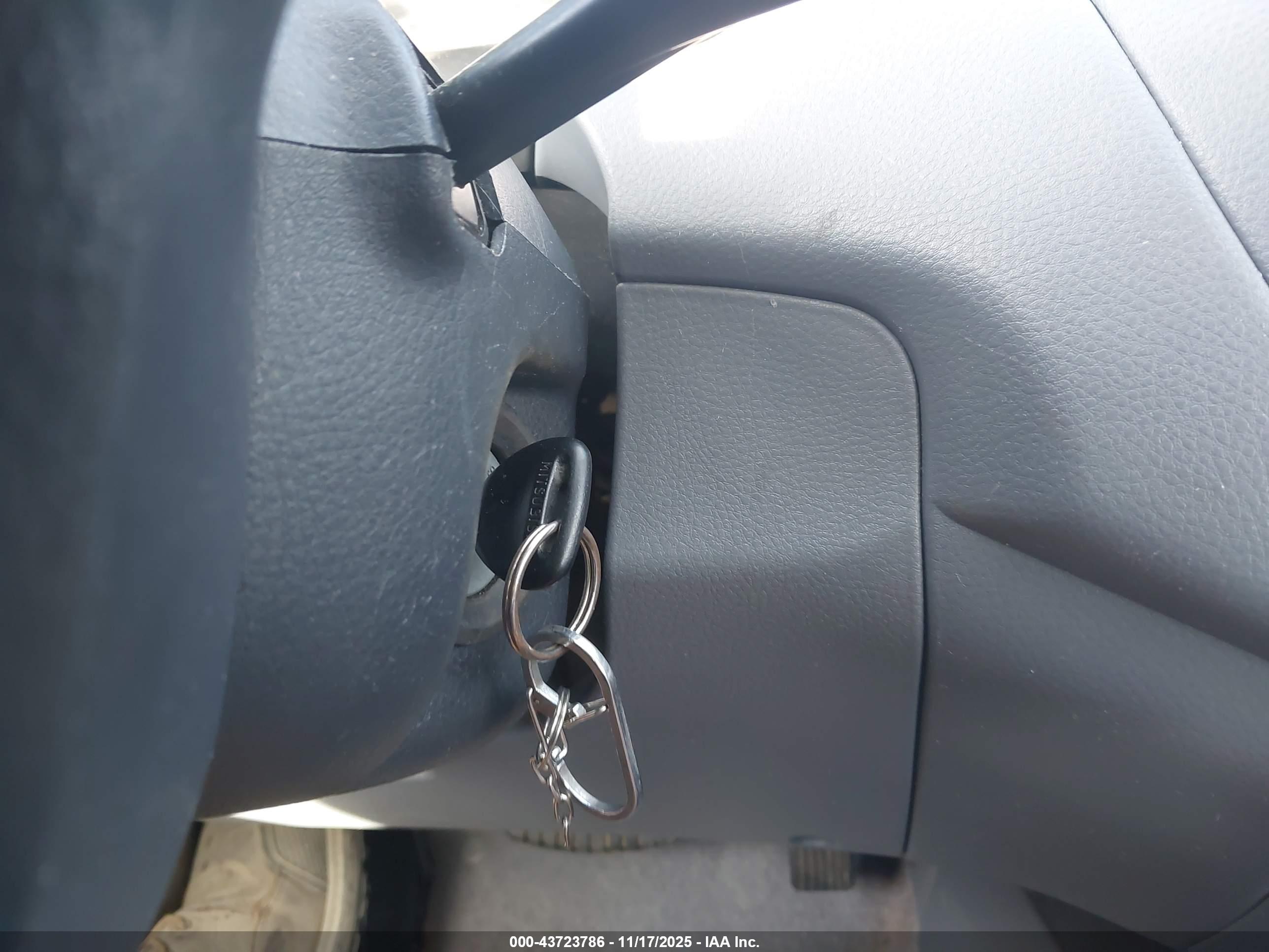 MITSUBISHI LANCER image 11