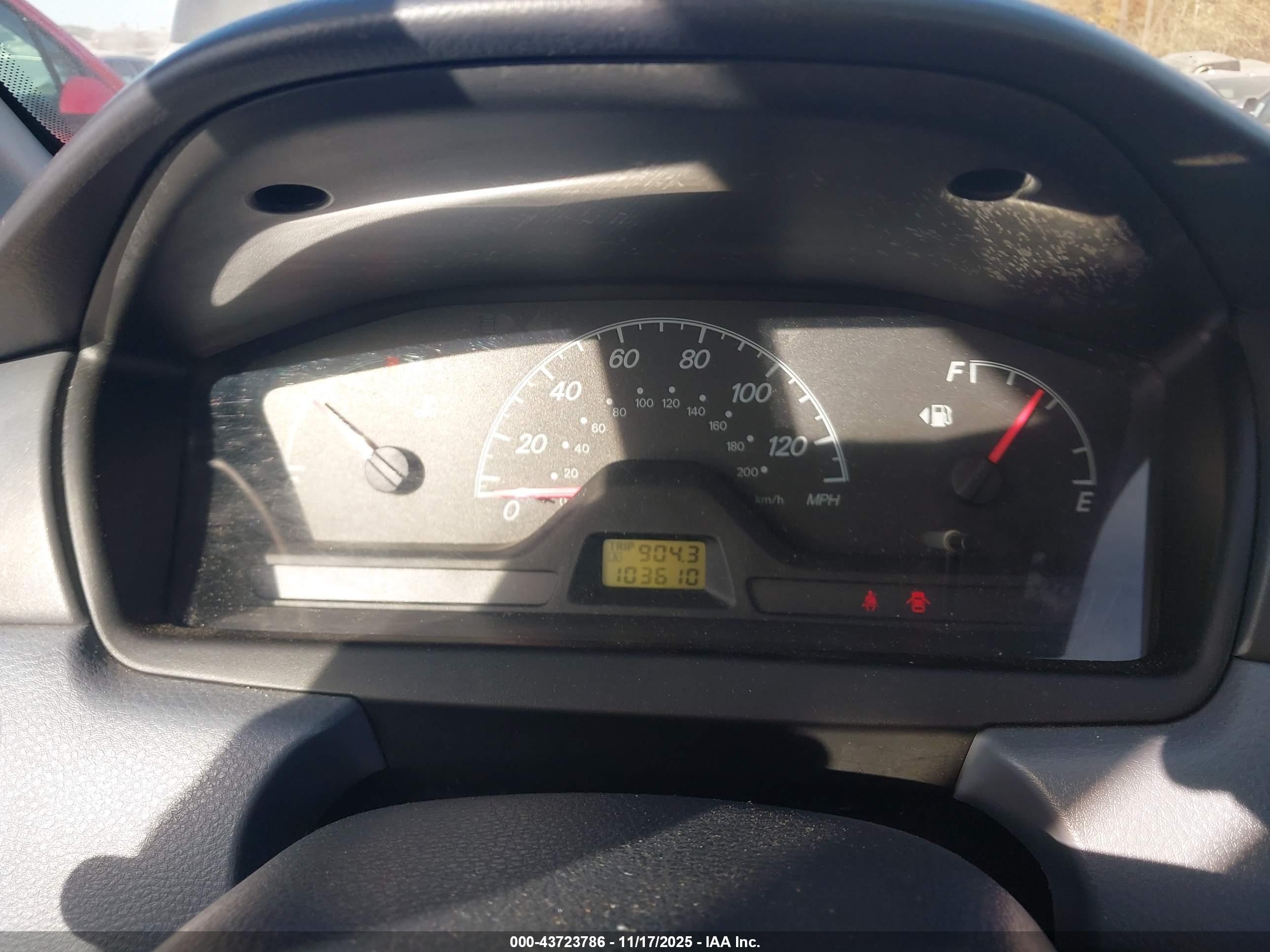 MITSUBISHI LANCER image 7