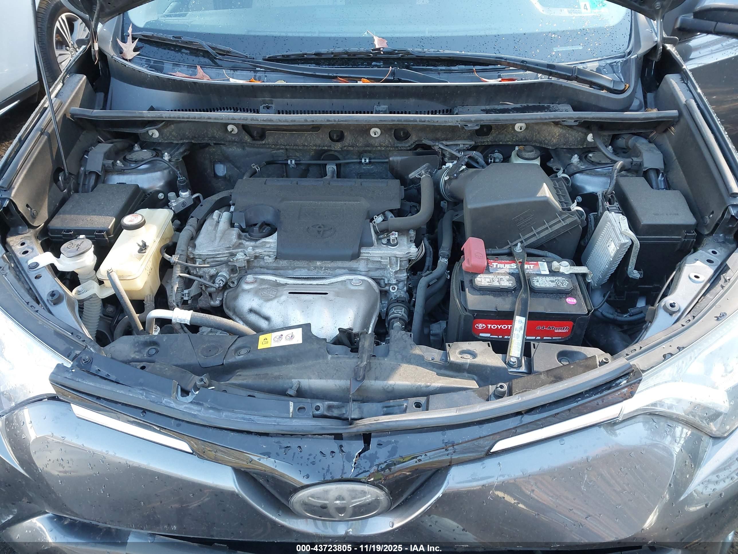TOYOTA RAV4 image 10