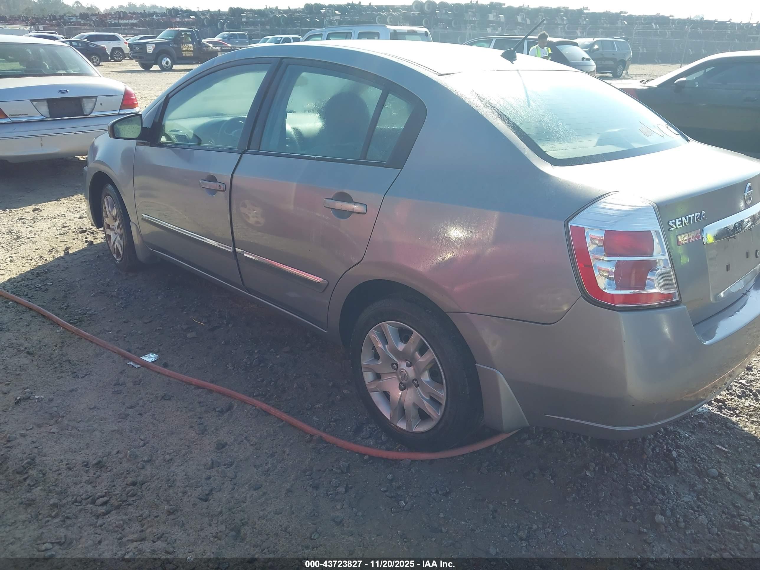 NISSAN SENTRA image 3