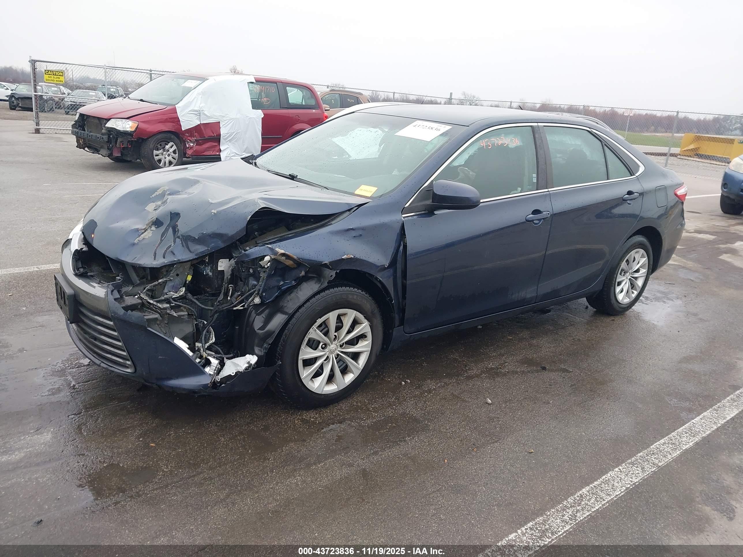 TOYOTA CAMRY image 2