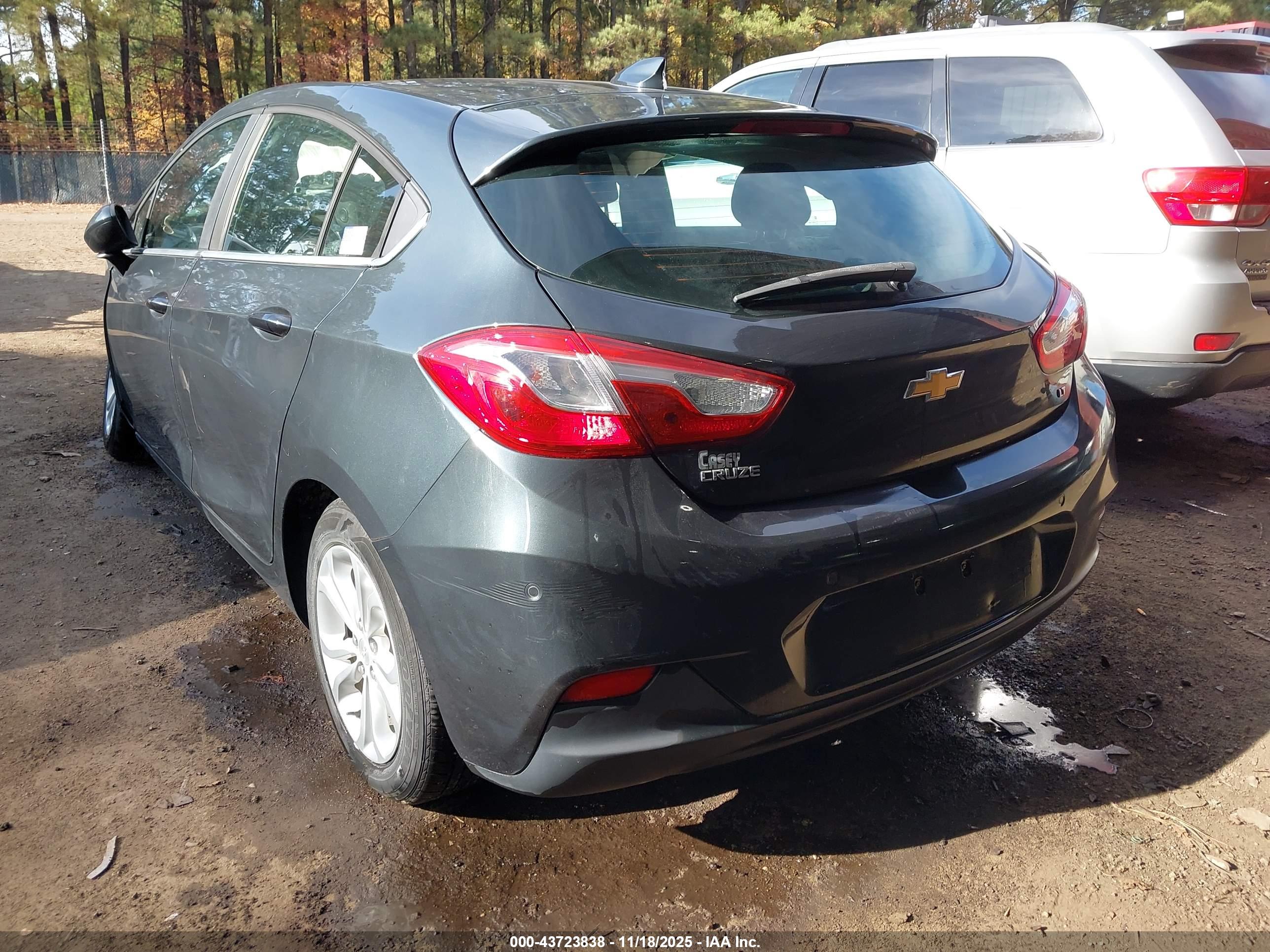 CHEVROLET CRUZE image 3