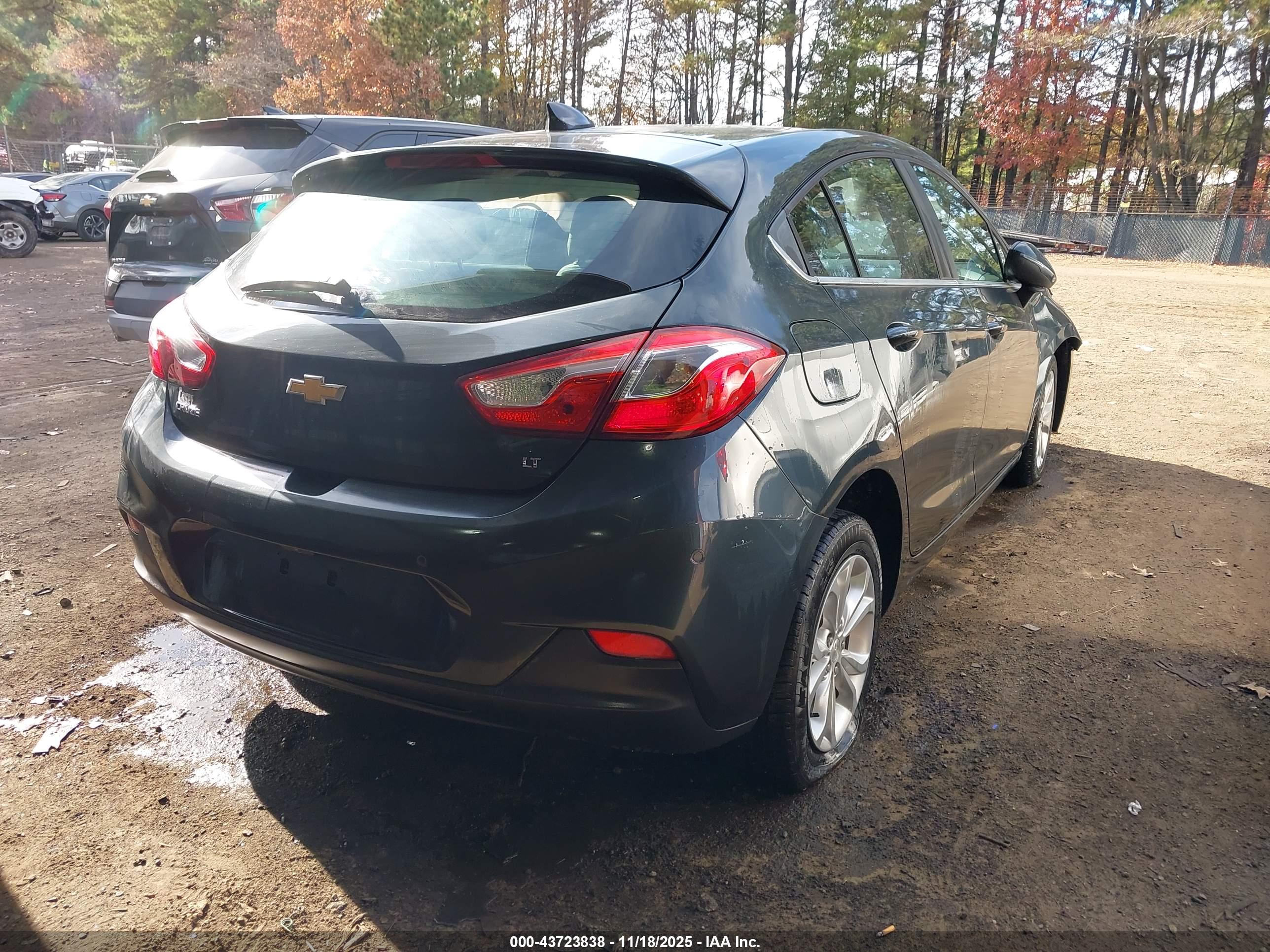 CHEVROLET CRUZE image 4