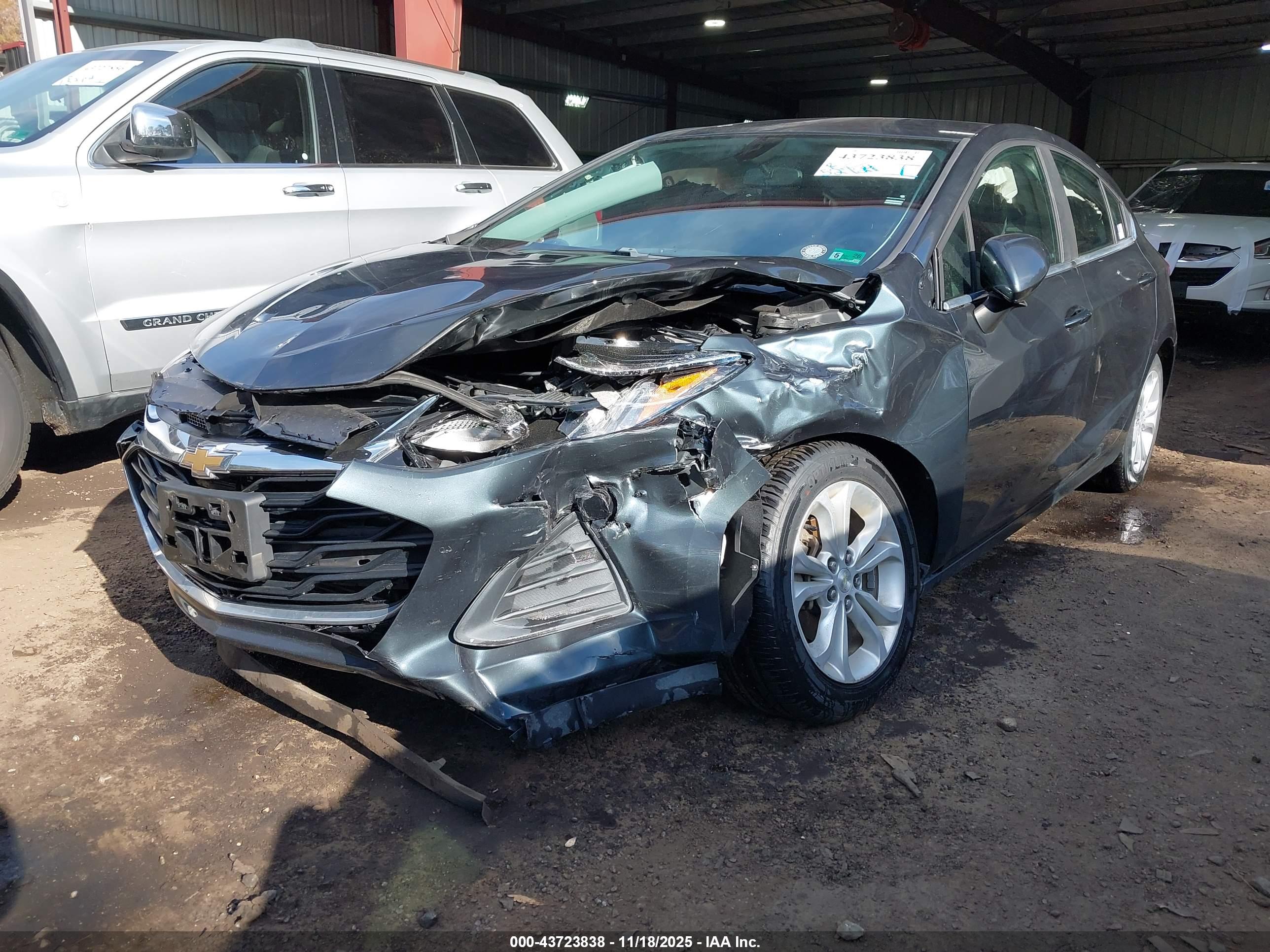 CHEVROLET CRUZE image 6