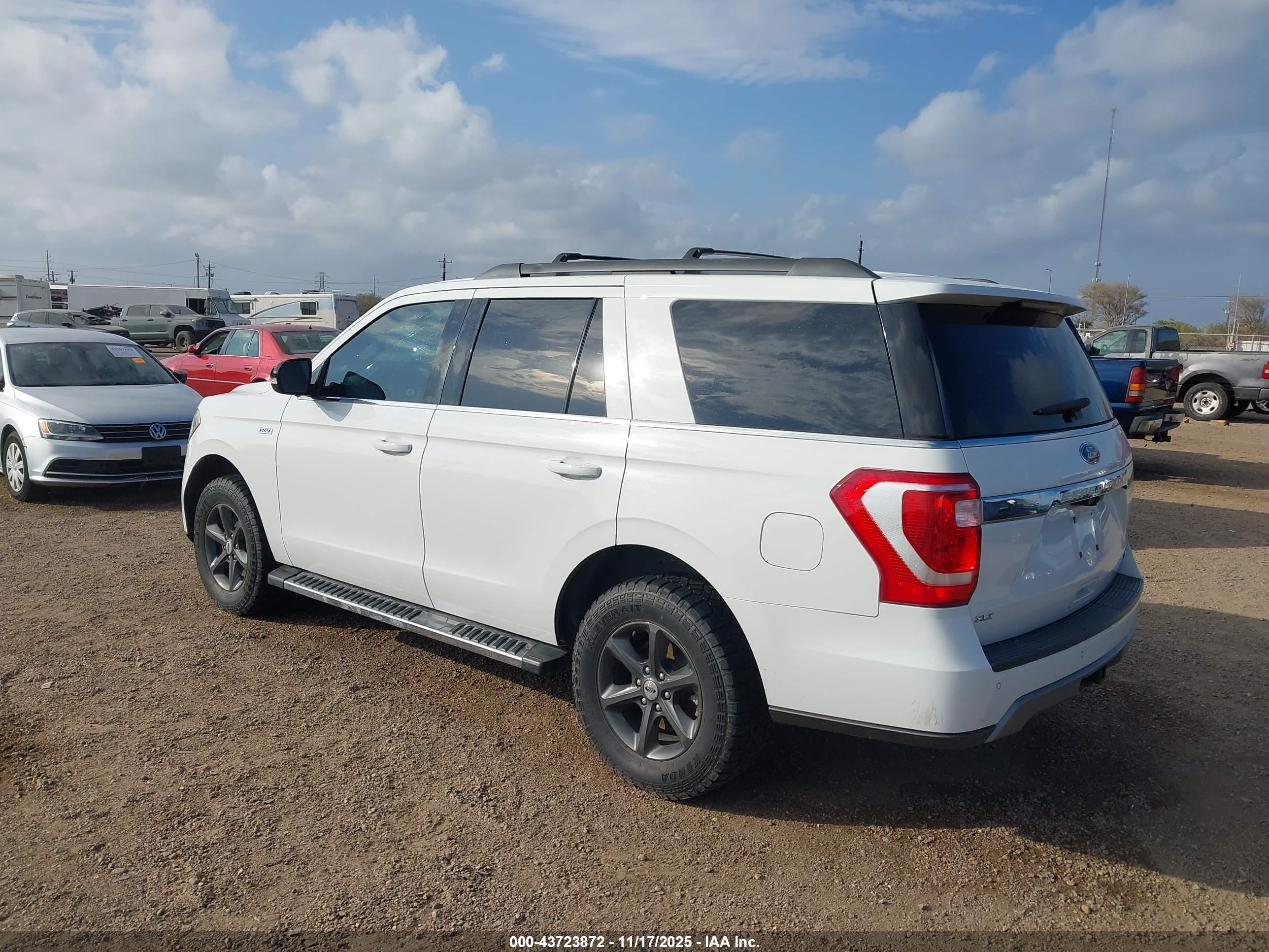 FORD EXPEDITION image 3