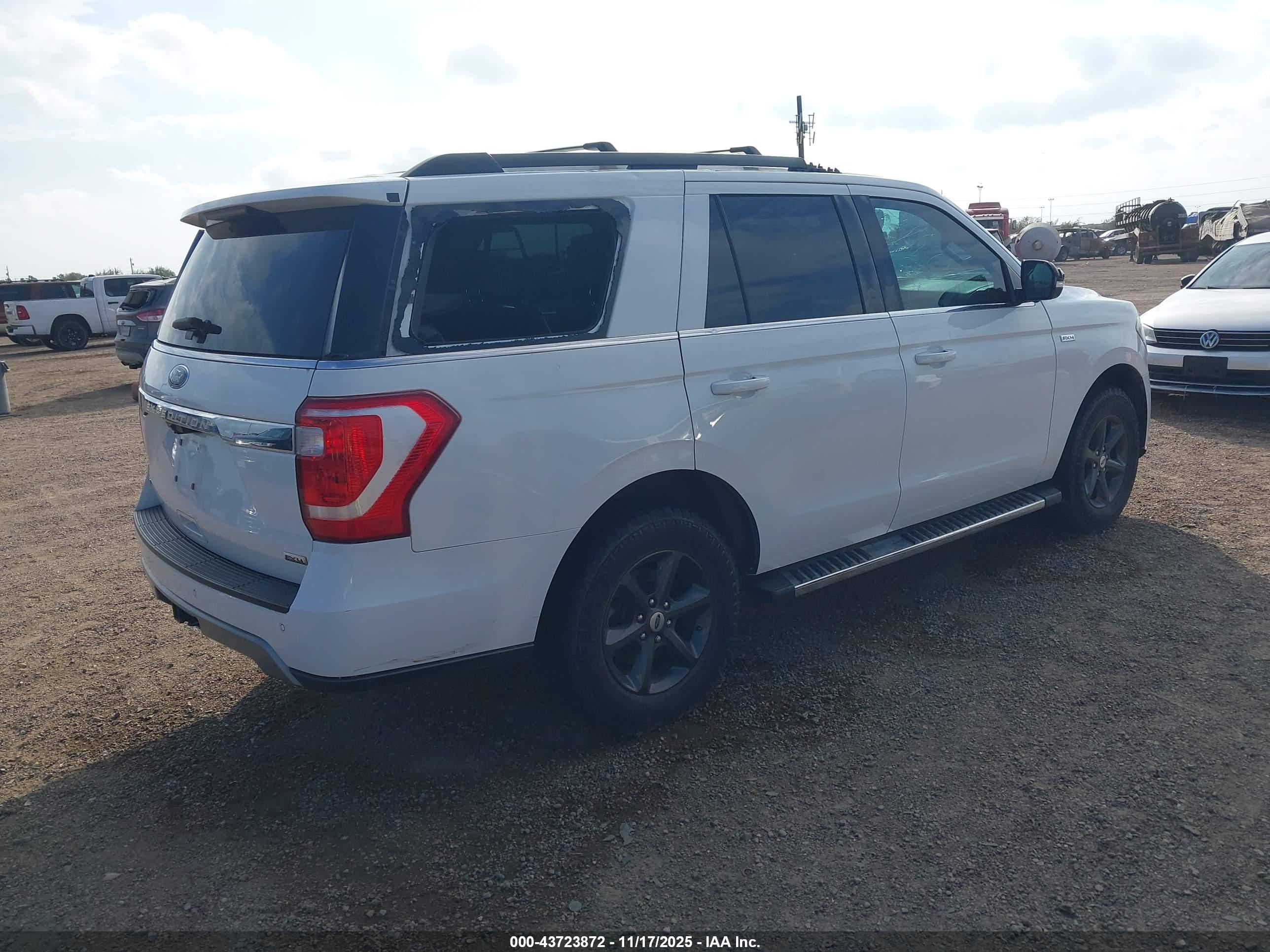 FORD EXPEDITION image 4