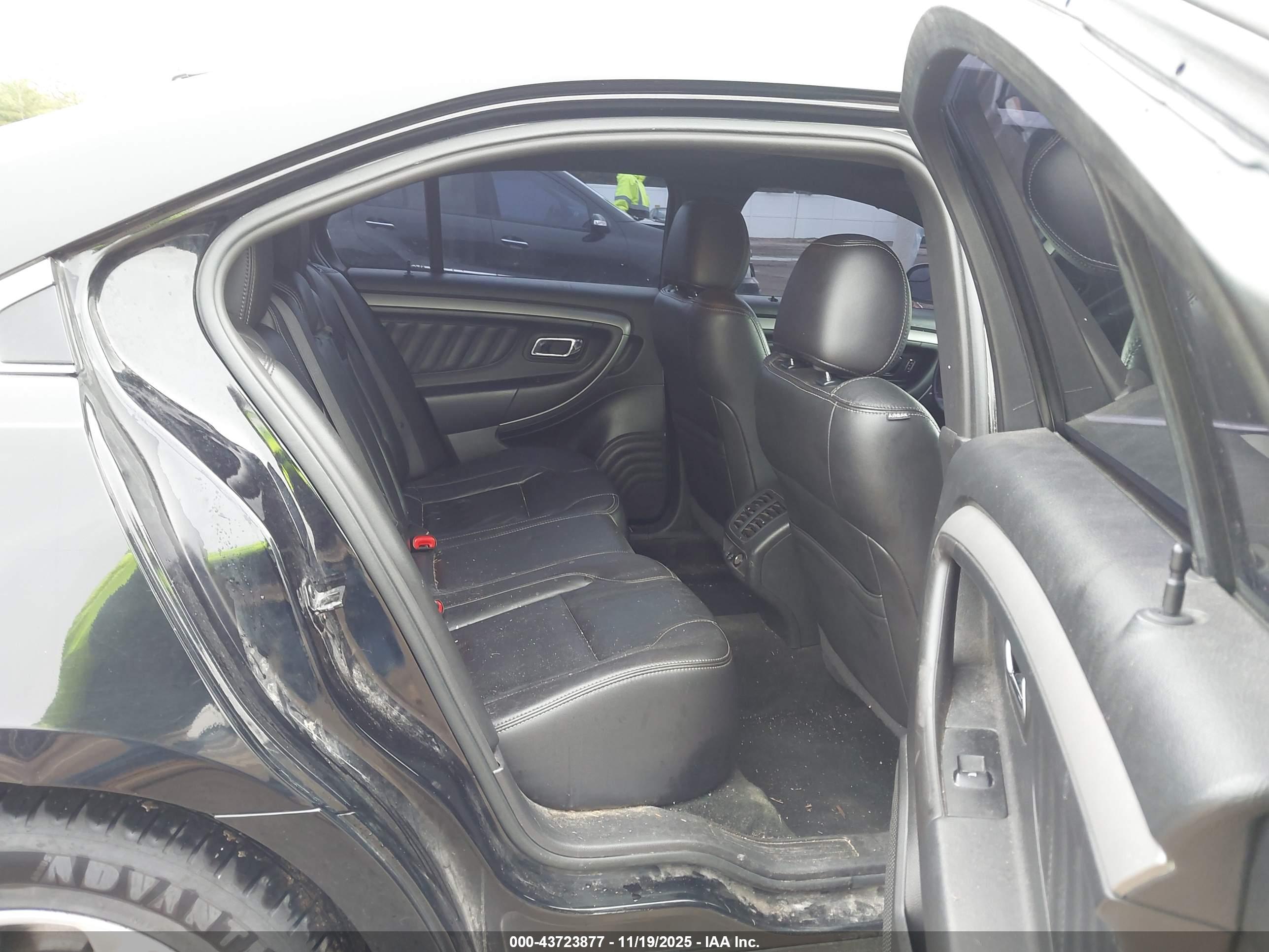 FORD TAURUS image 8