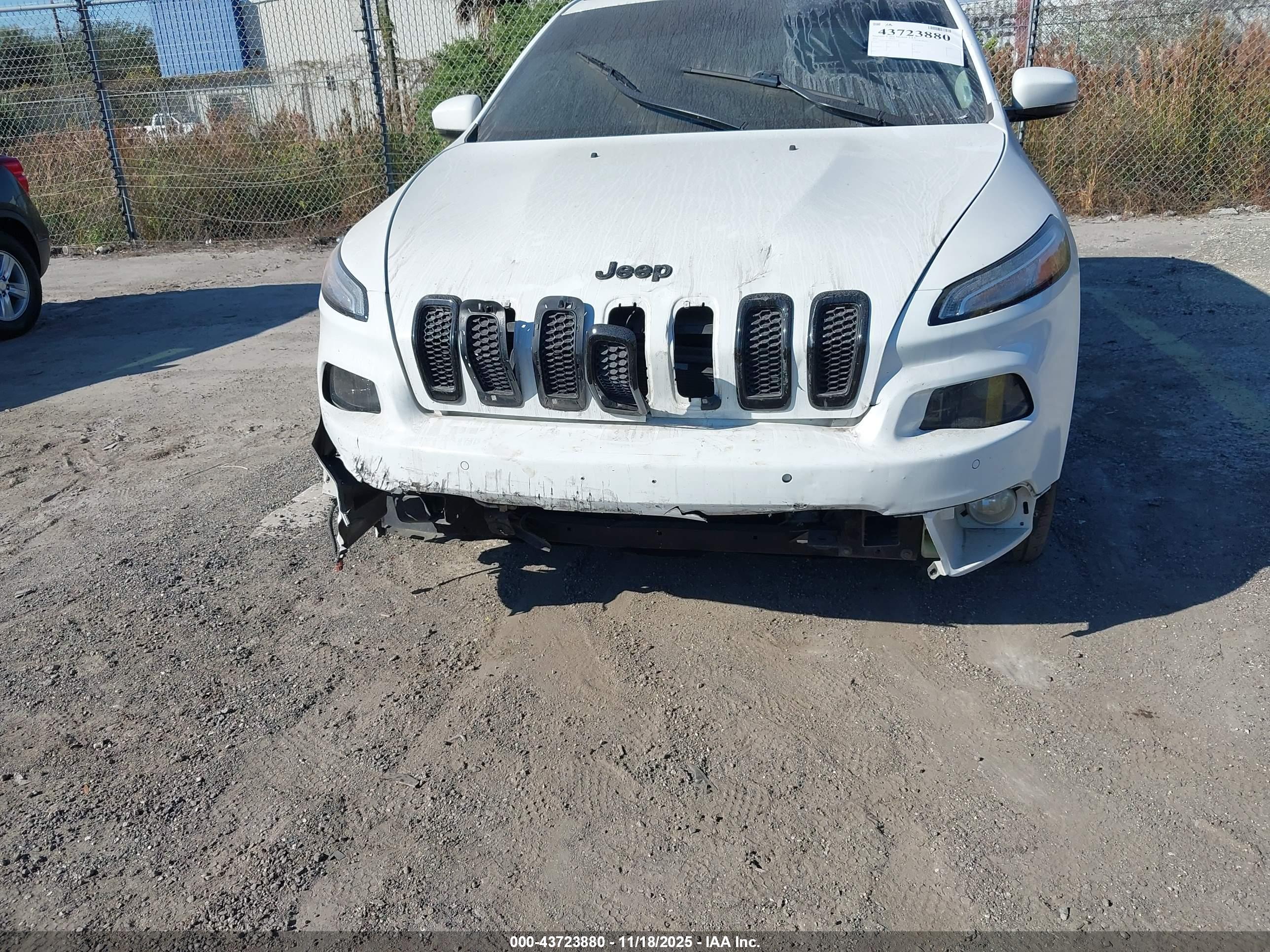 JEEP CHEROKEE image 6