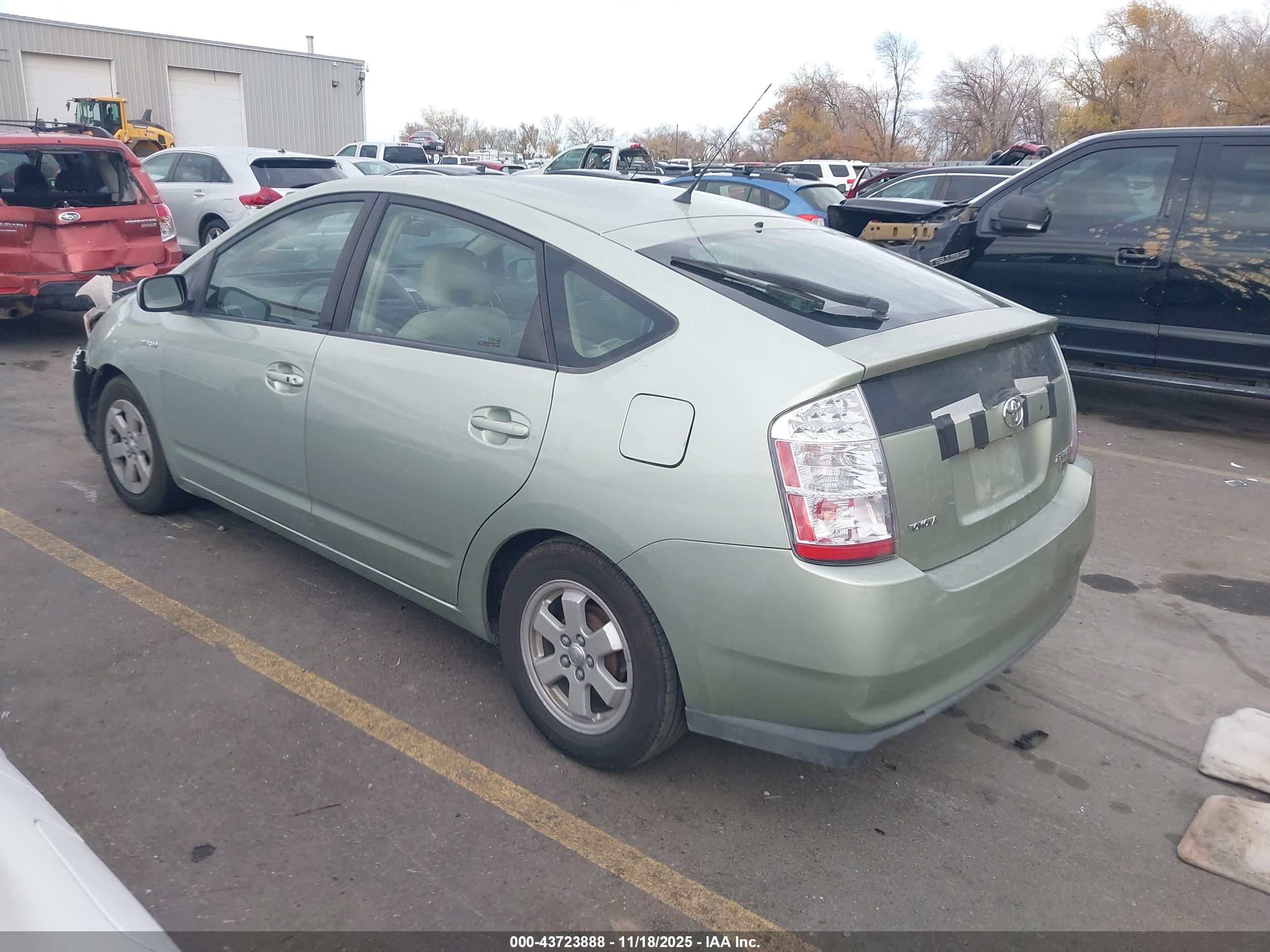 TOYOTA PRIUS image 3