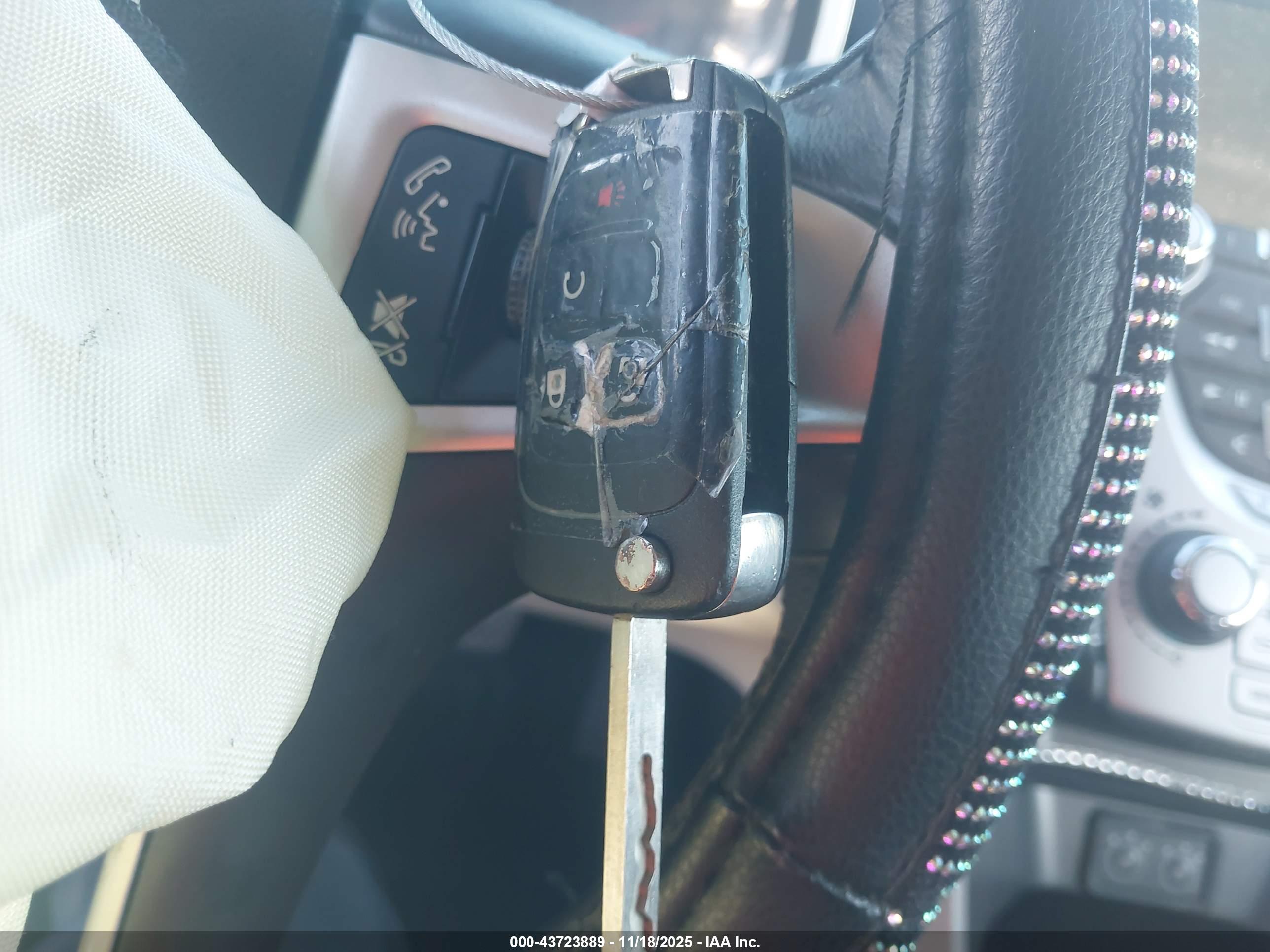 CHEVROLET EQUINOX image 11