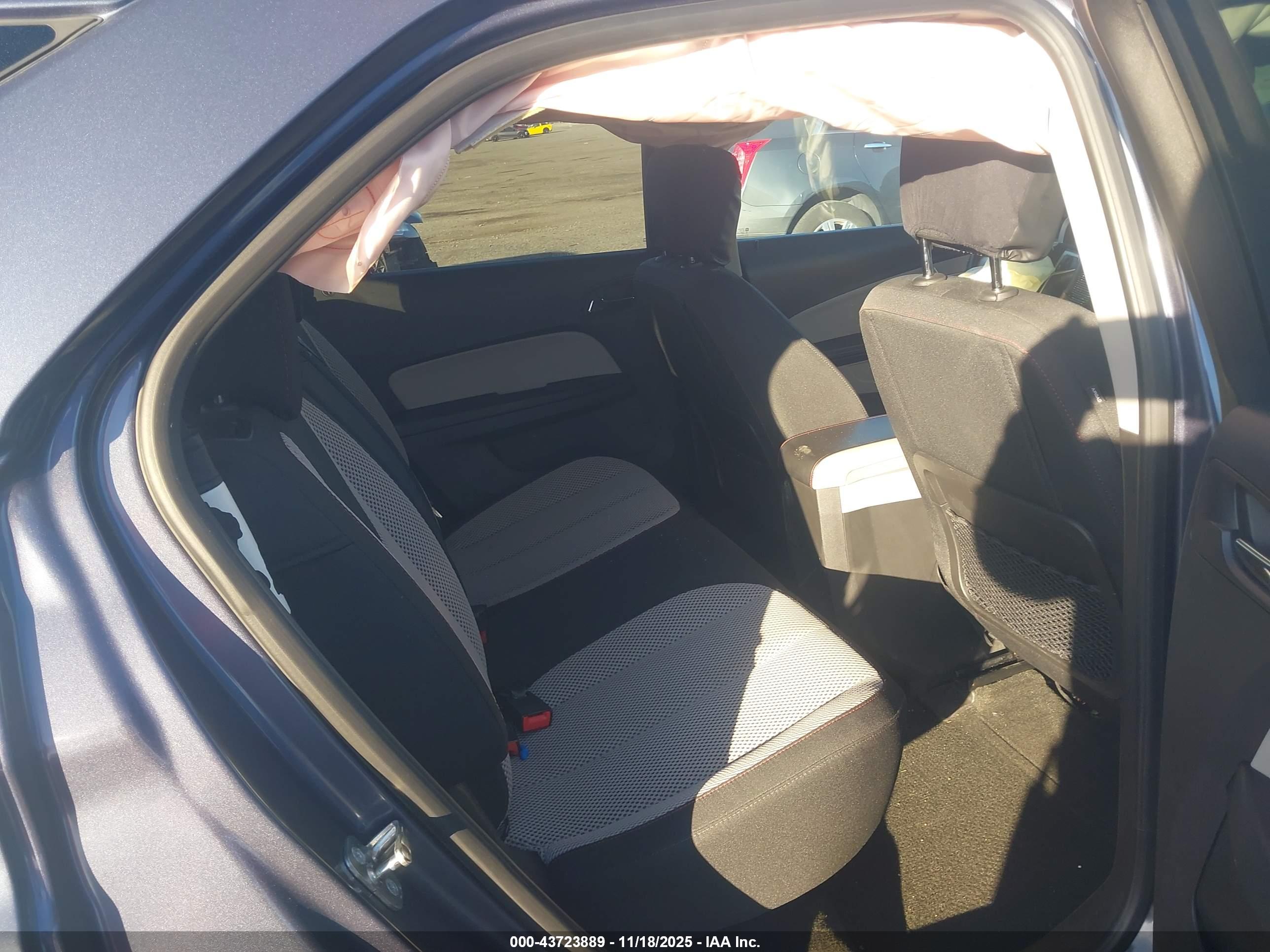 CHEVROLET EQUINOX image 8
