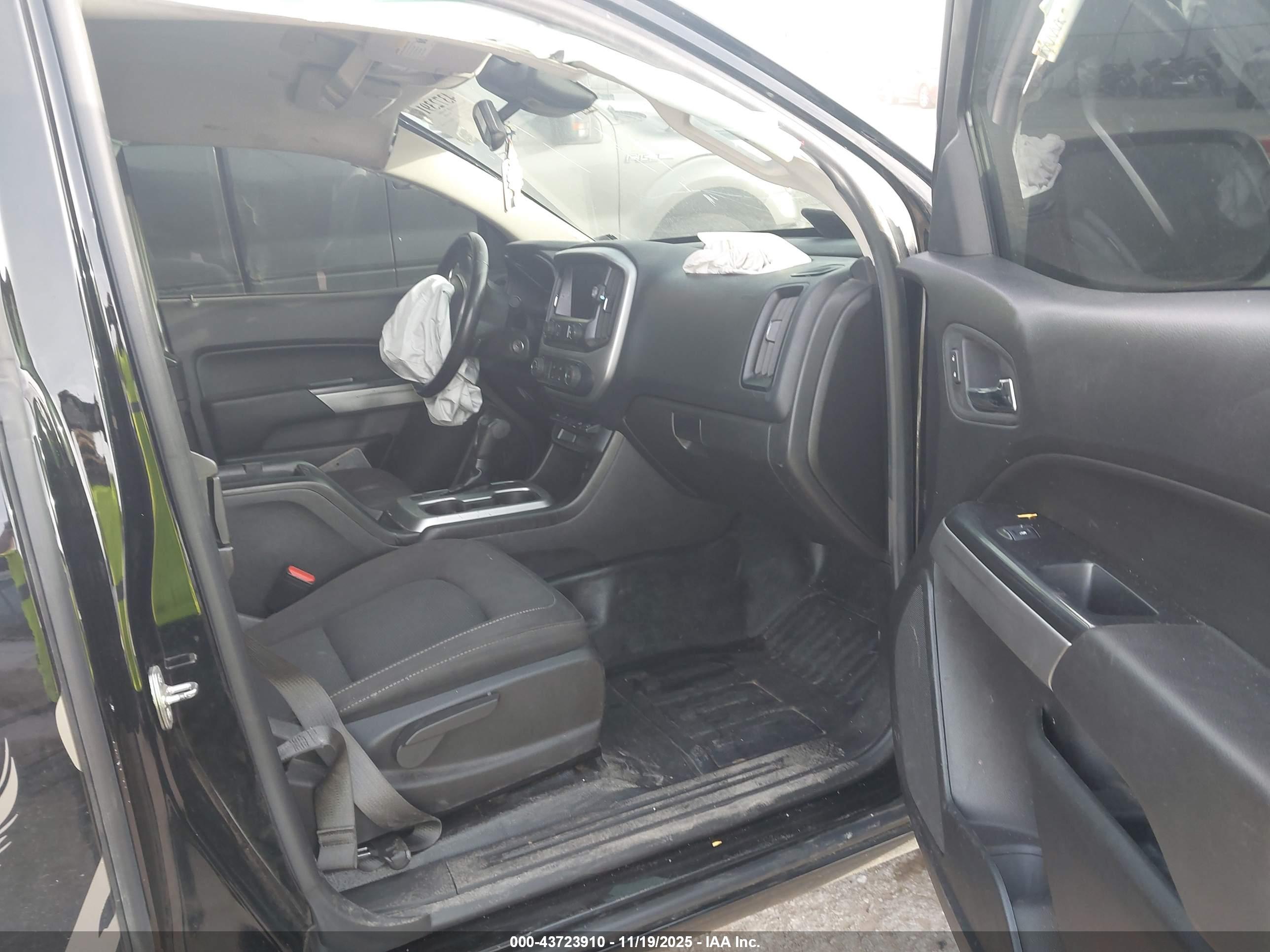 CHEVROLET COLORADO image 5