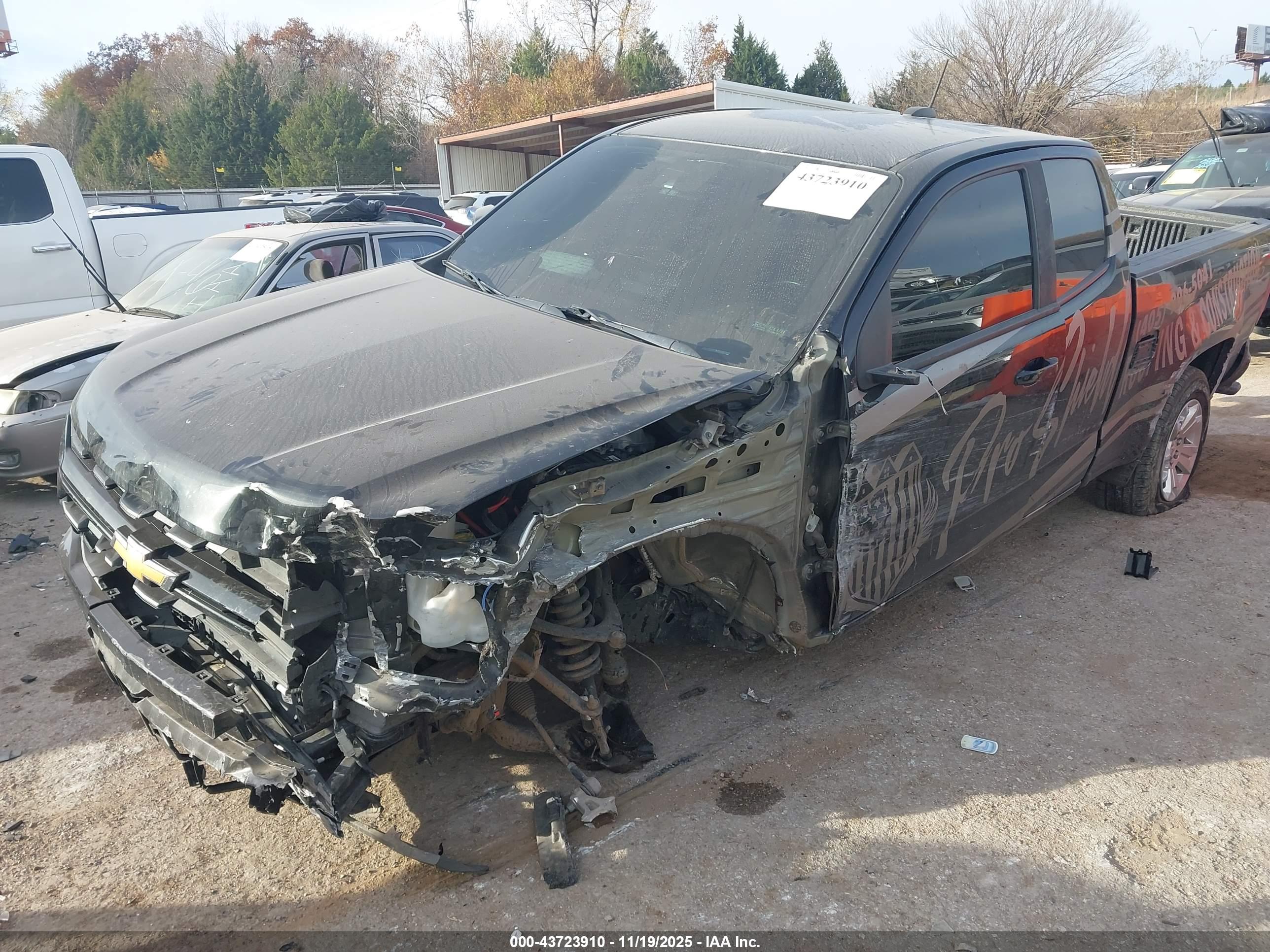 CHEVROLET COLORADO image 6