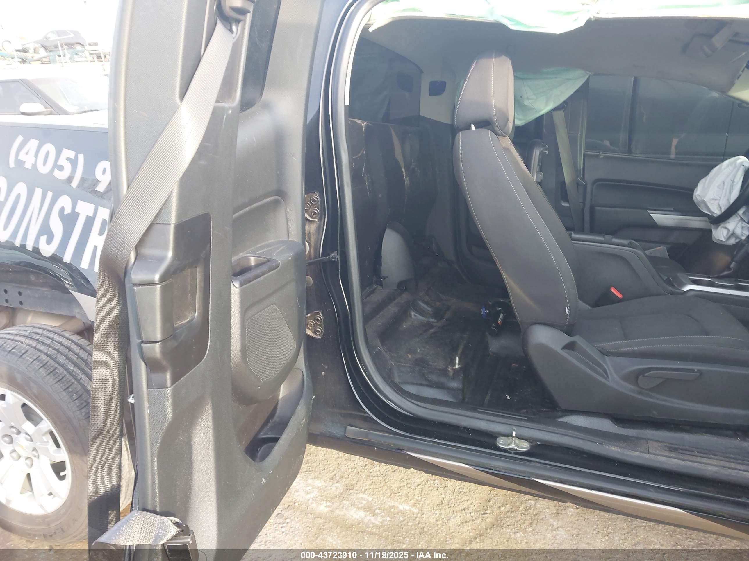 CHEVROLET COLORADO image 8