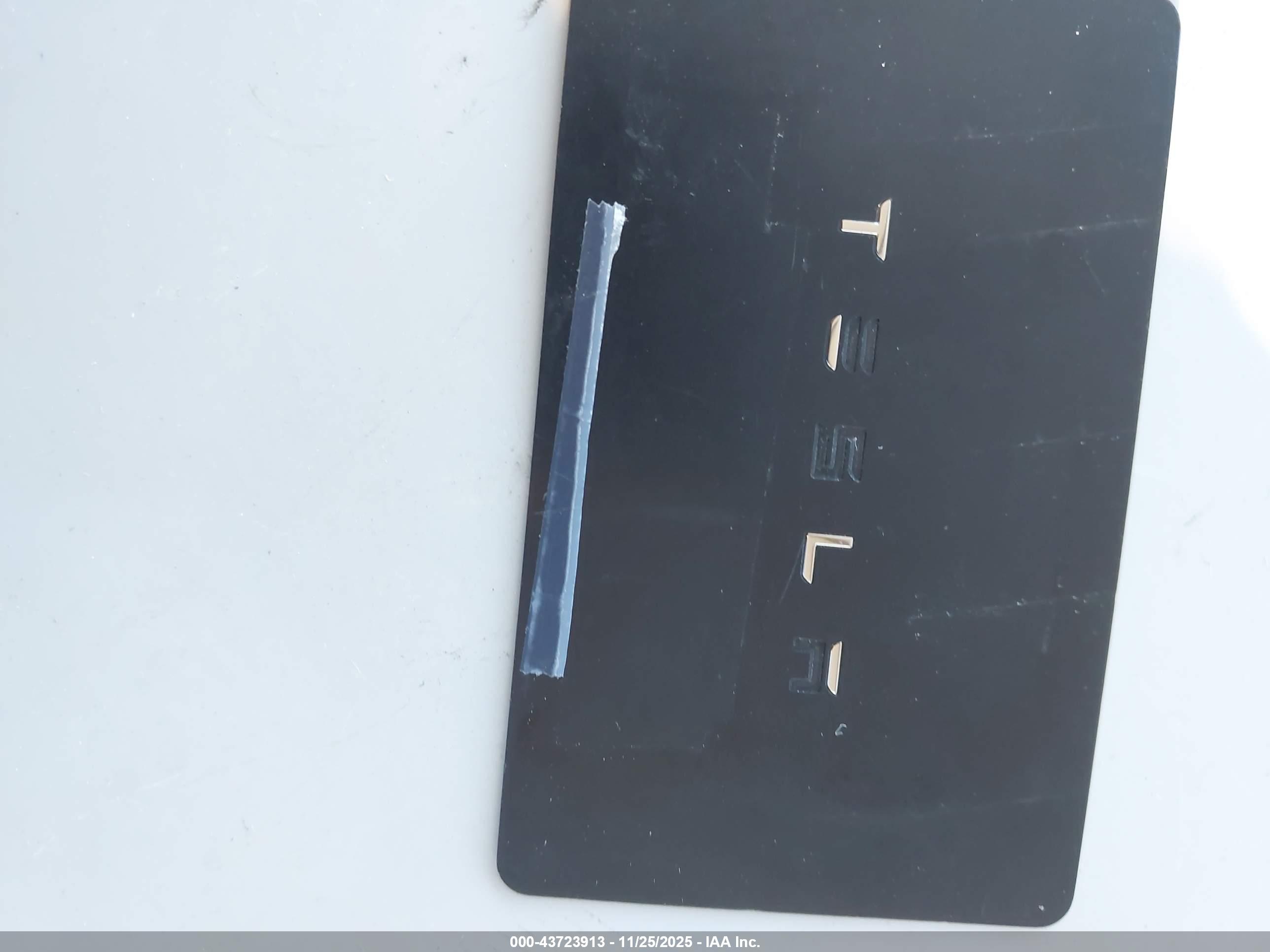 TESLA MODEL image 11
