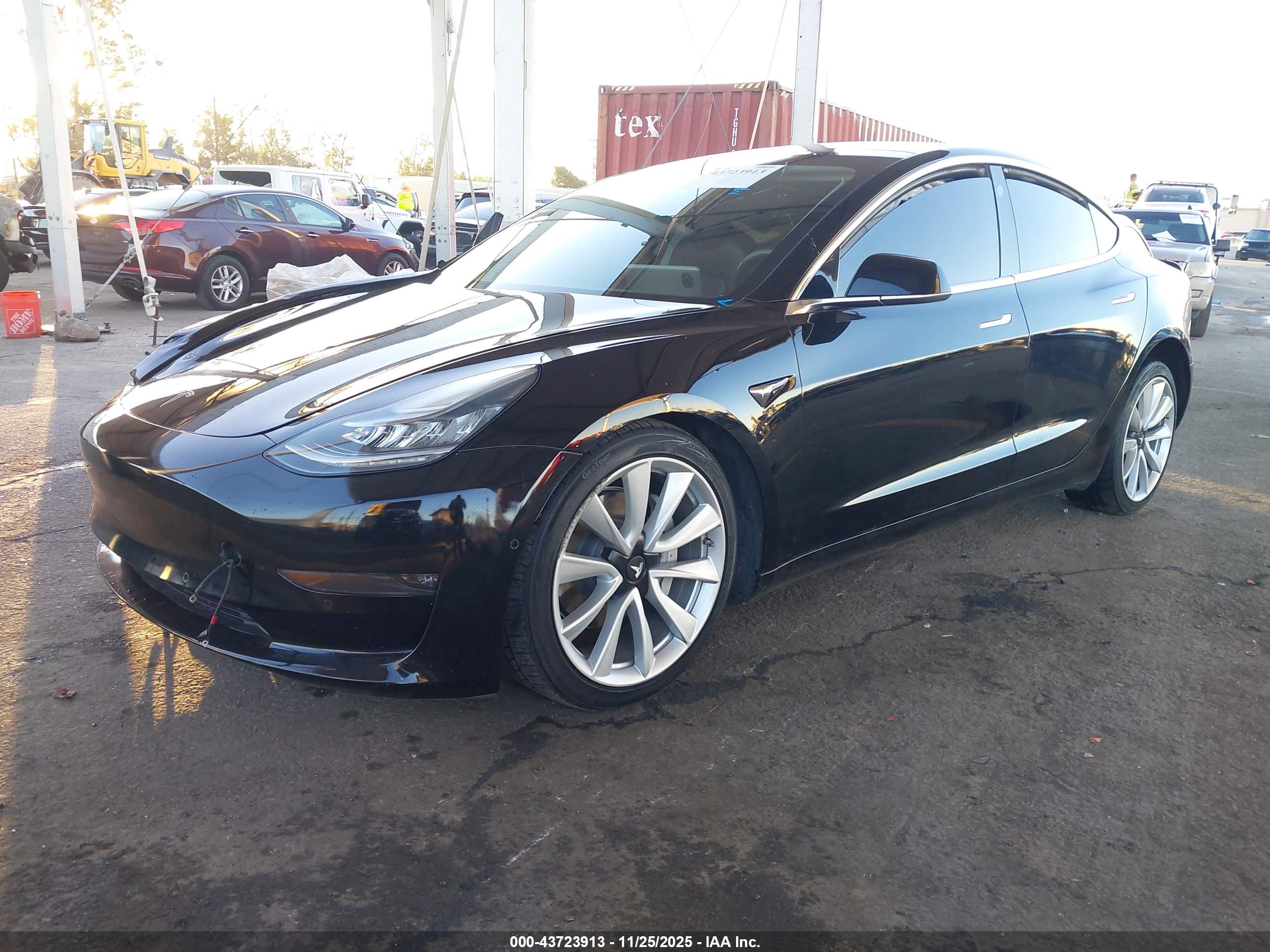 TESLA MODEL image 2