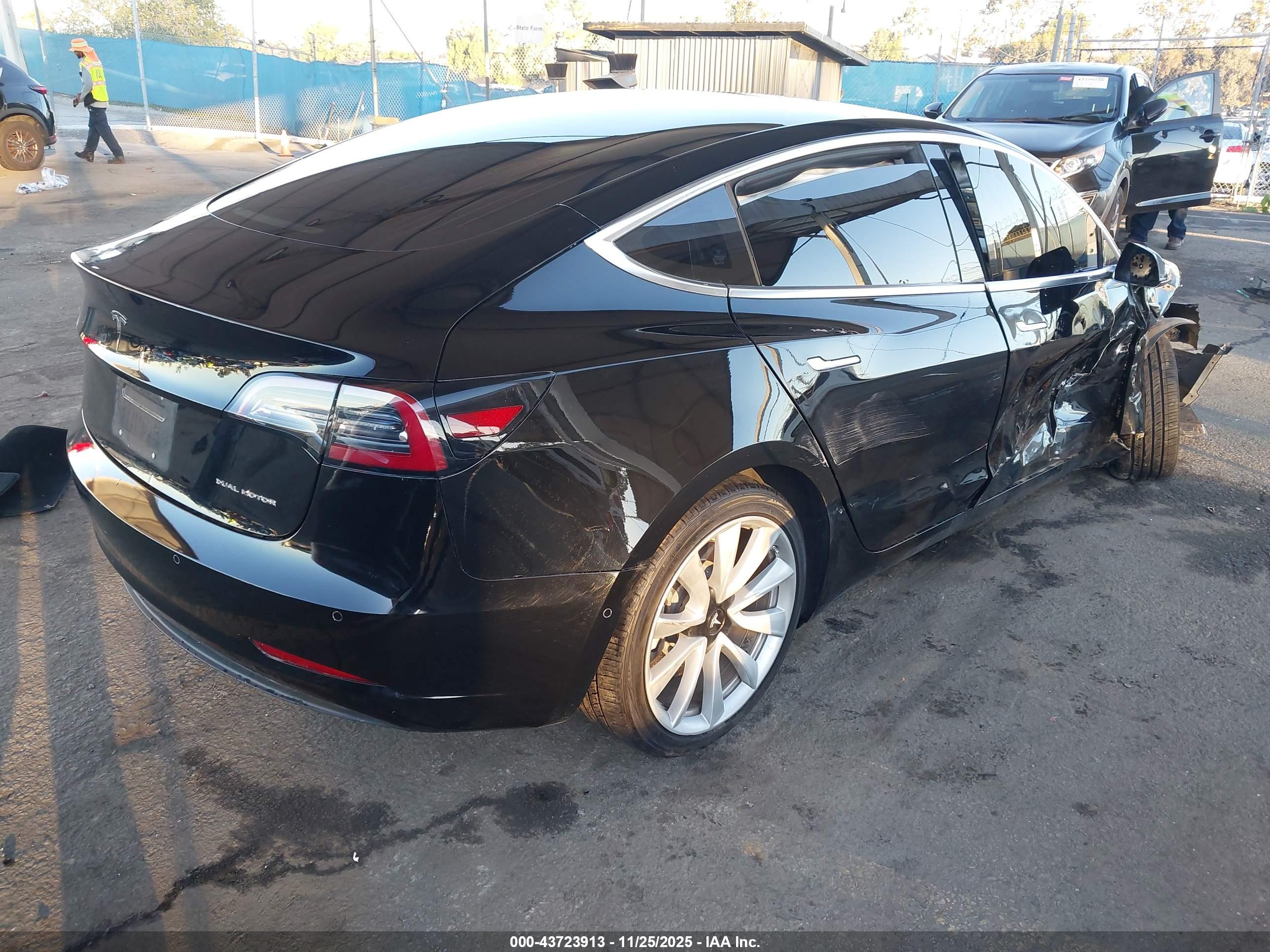 TESLA MODEL image 4