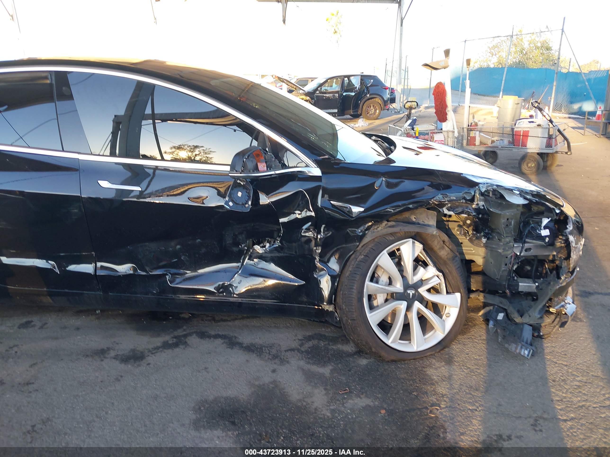 TESLA MODEL image 6