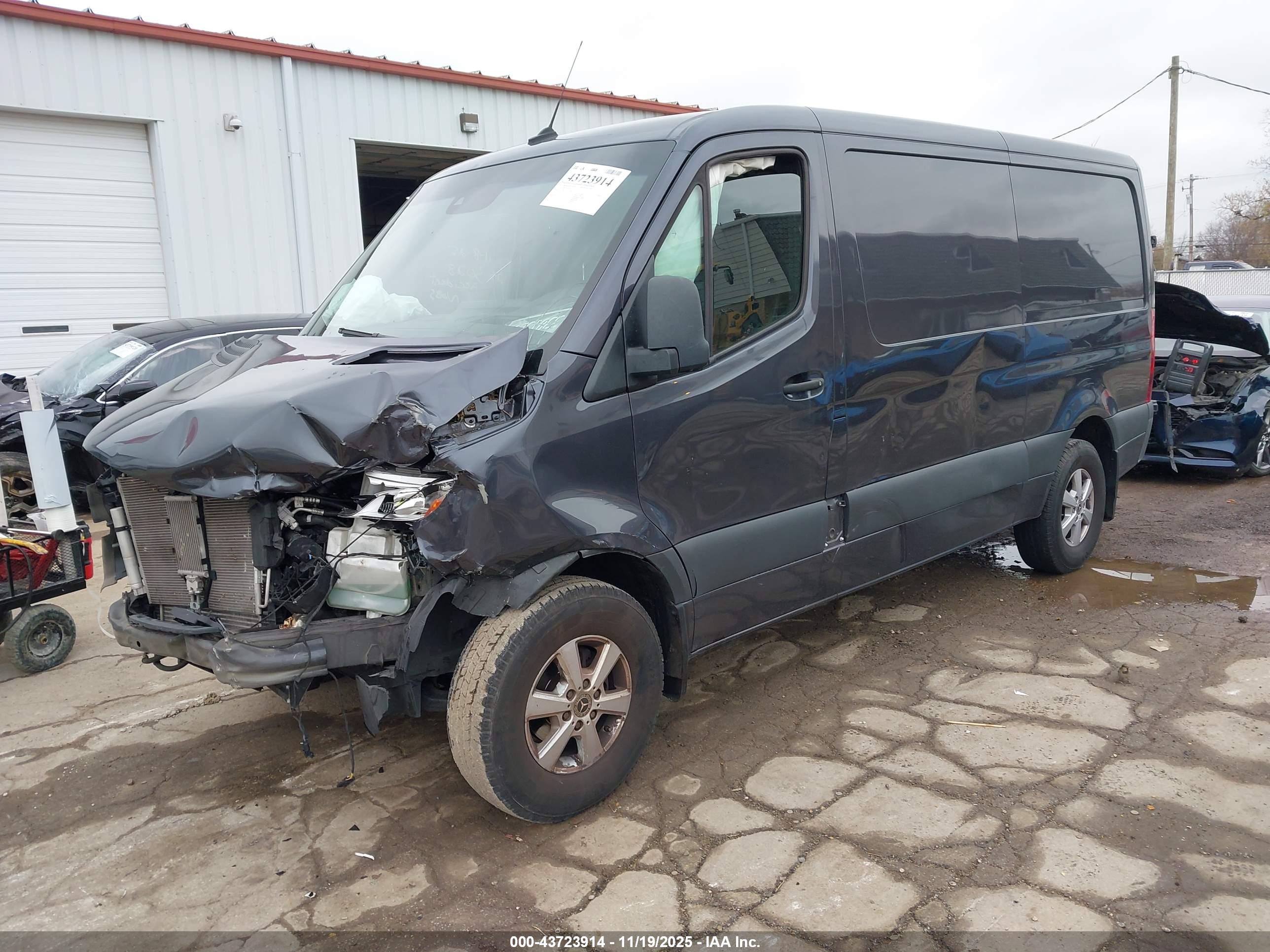 MERCEDES-BENZ SPRINTER image 2