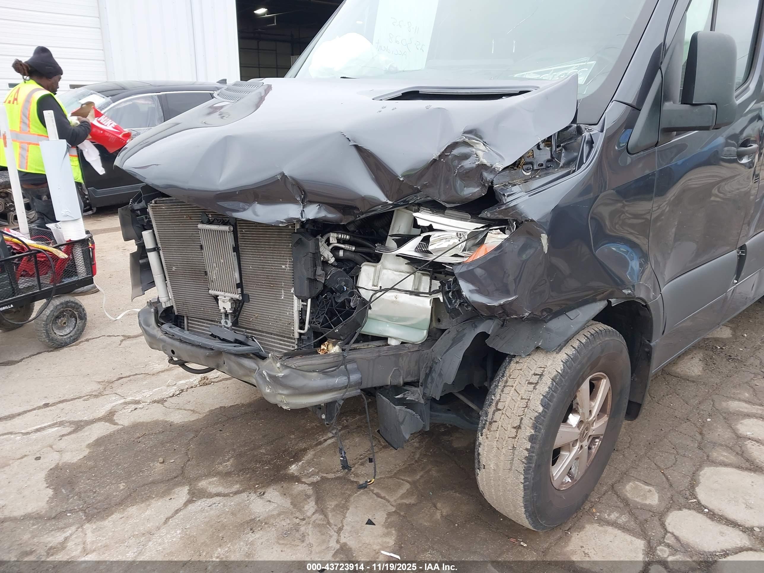 MERCEDES-BENZ SPRINTER image 6