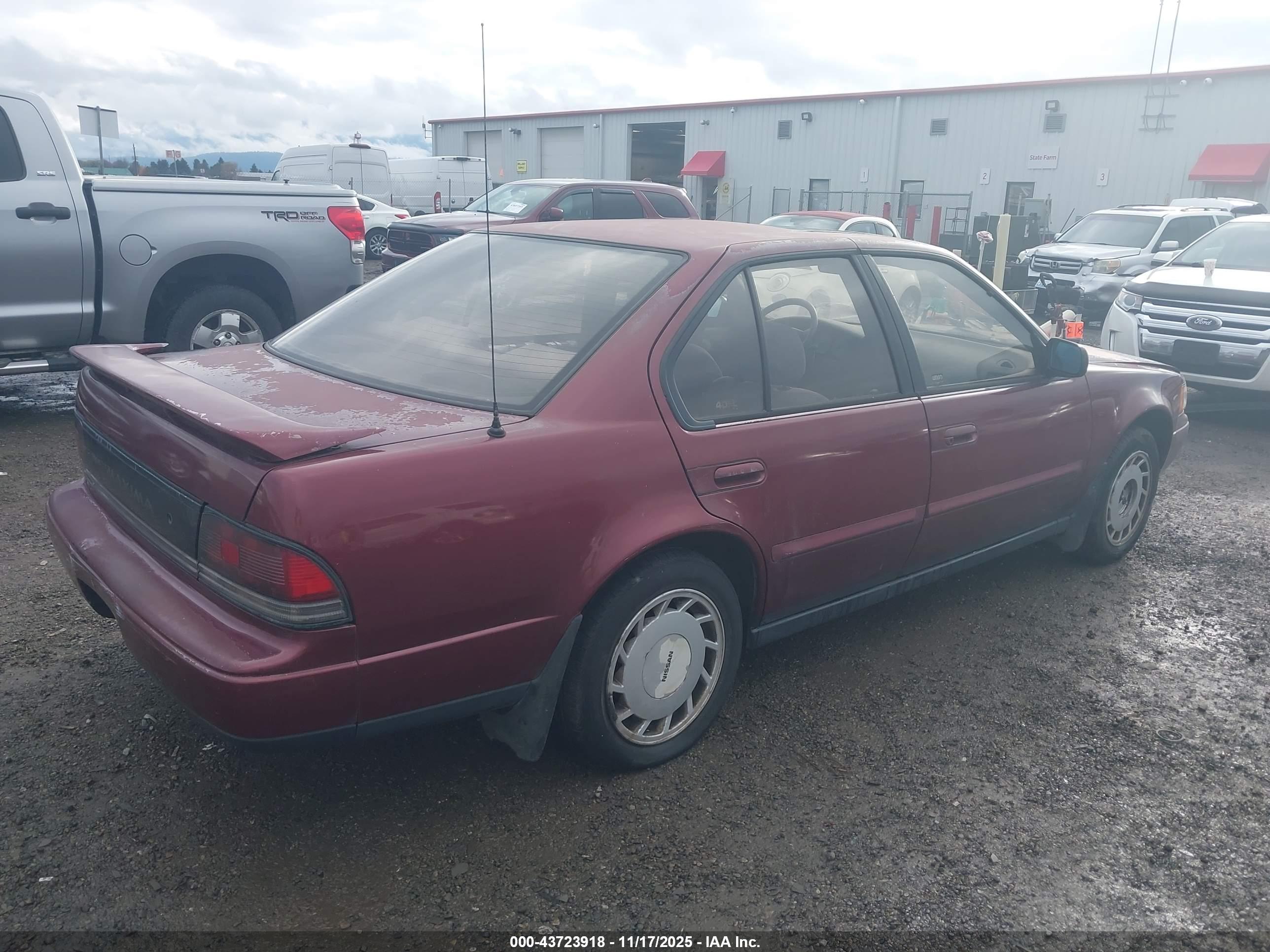 NISSAN MAXIMA image 4