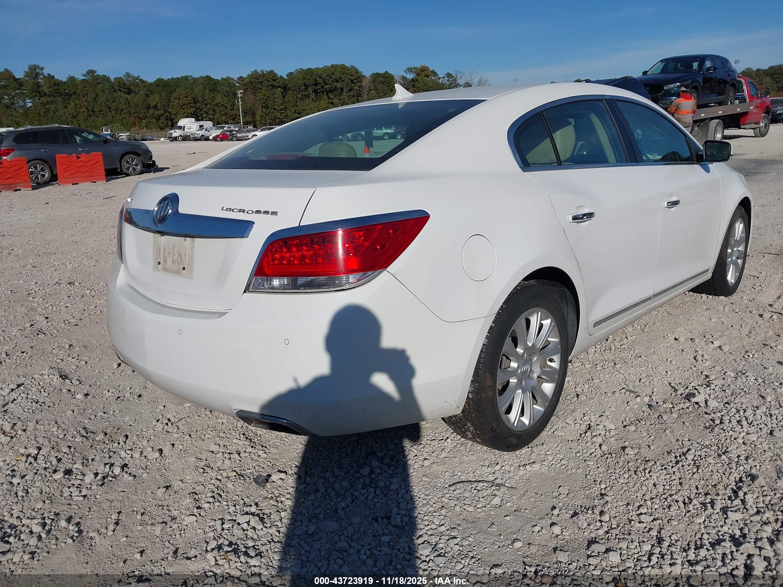 BUICK LACROSSE image 4