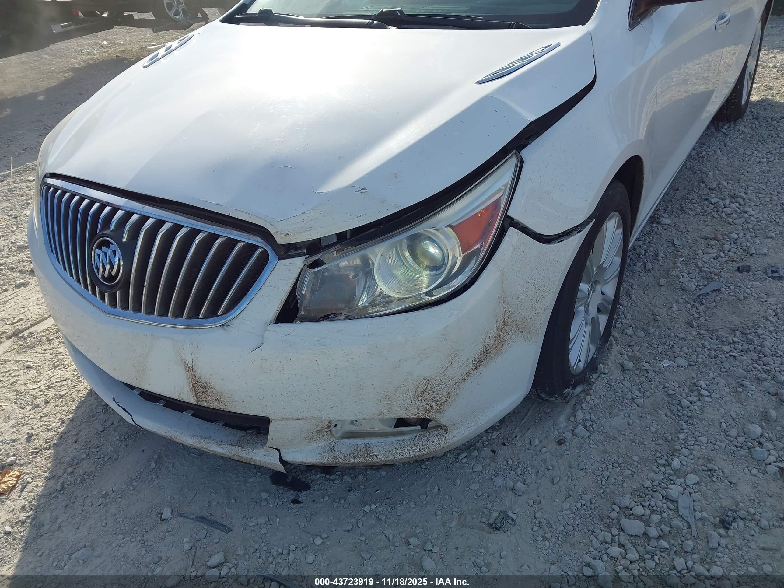 BUICK LACROSSE image 6