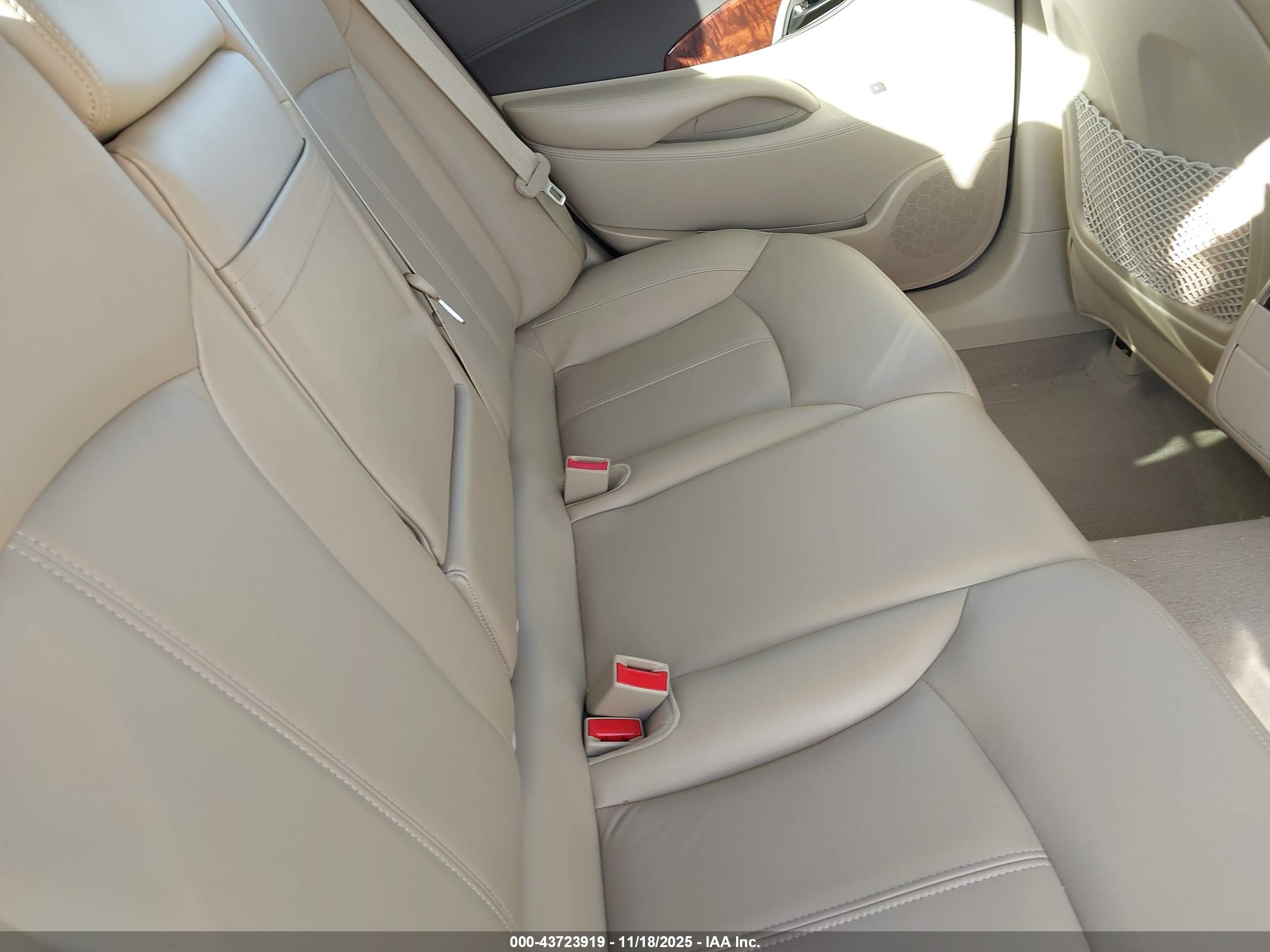 BUICK LACROSSE image 8