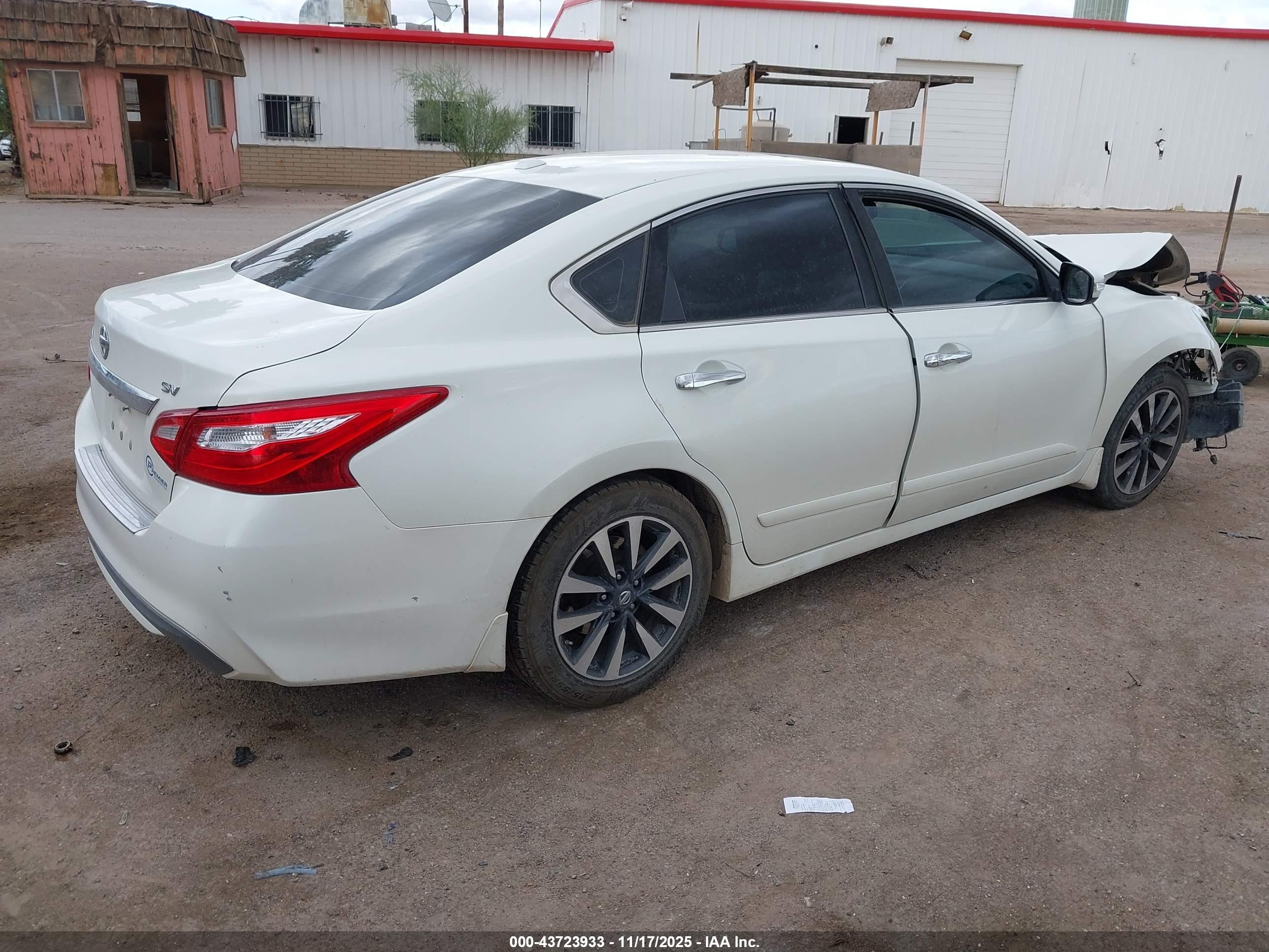 NISSAN ALTIMA image 4