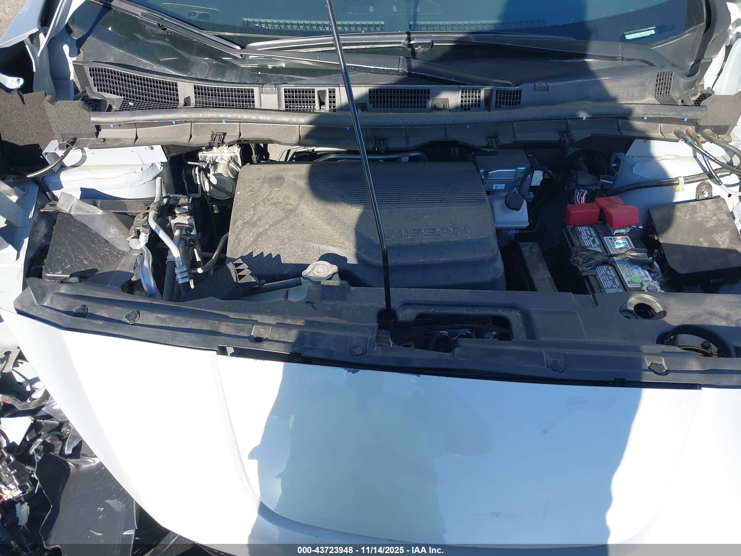 NISSAN LEAF image 10