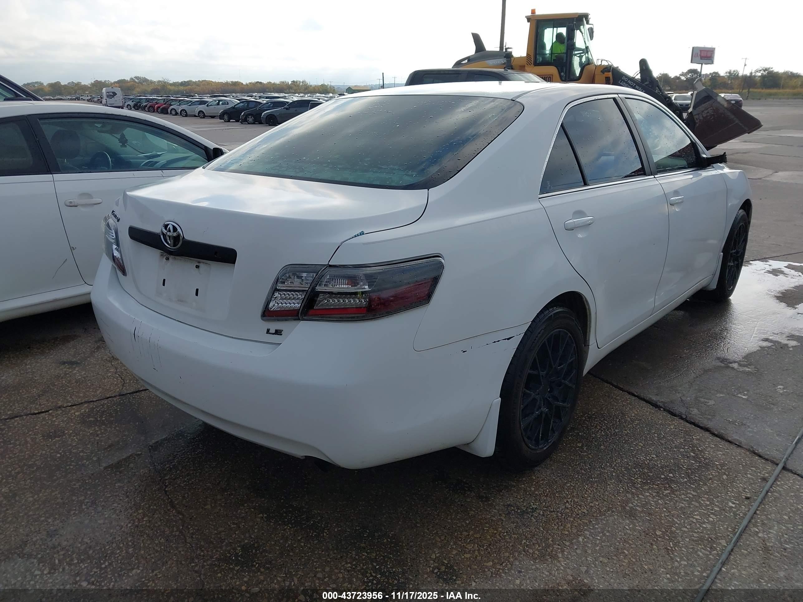 TOYOTA CAMRY image 4