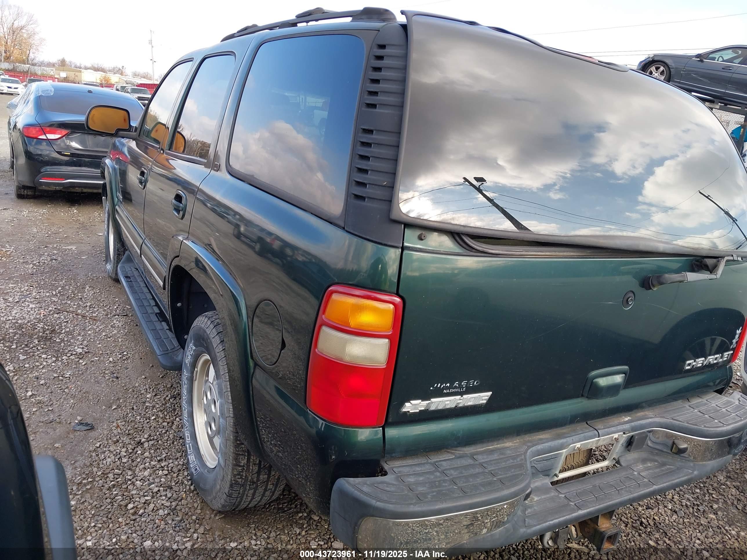 CHEVROLET TAHOE image 3