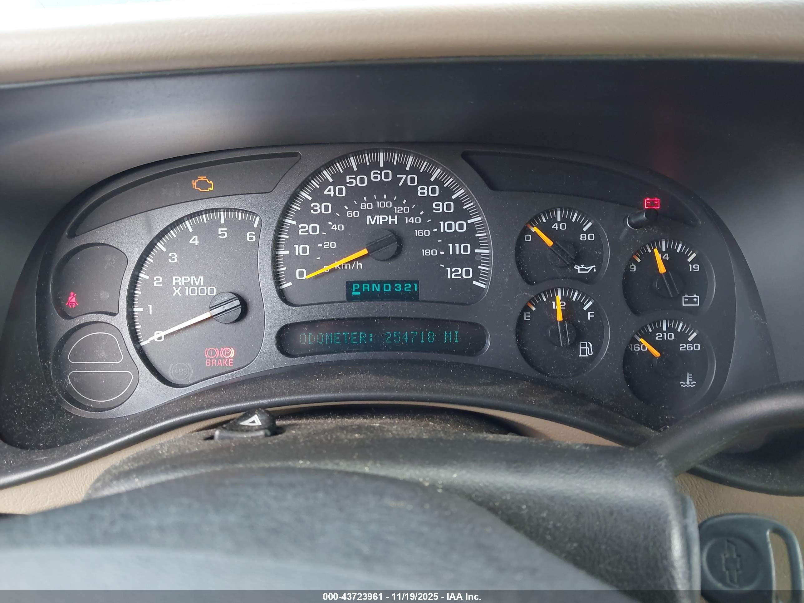 CHEVROLET TAHOE image 7