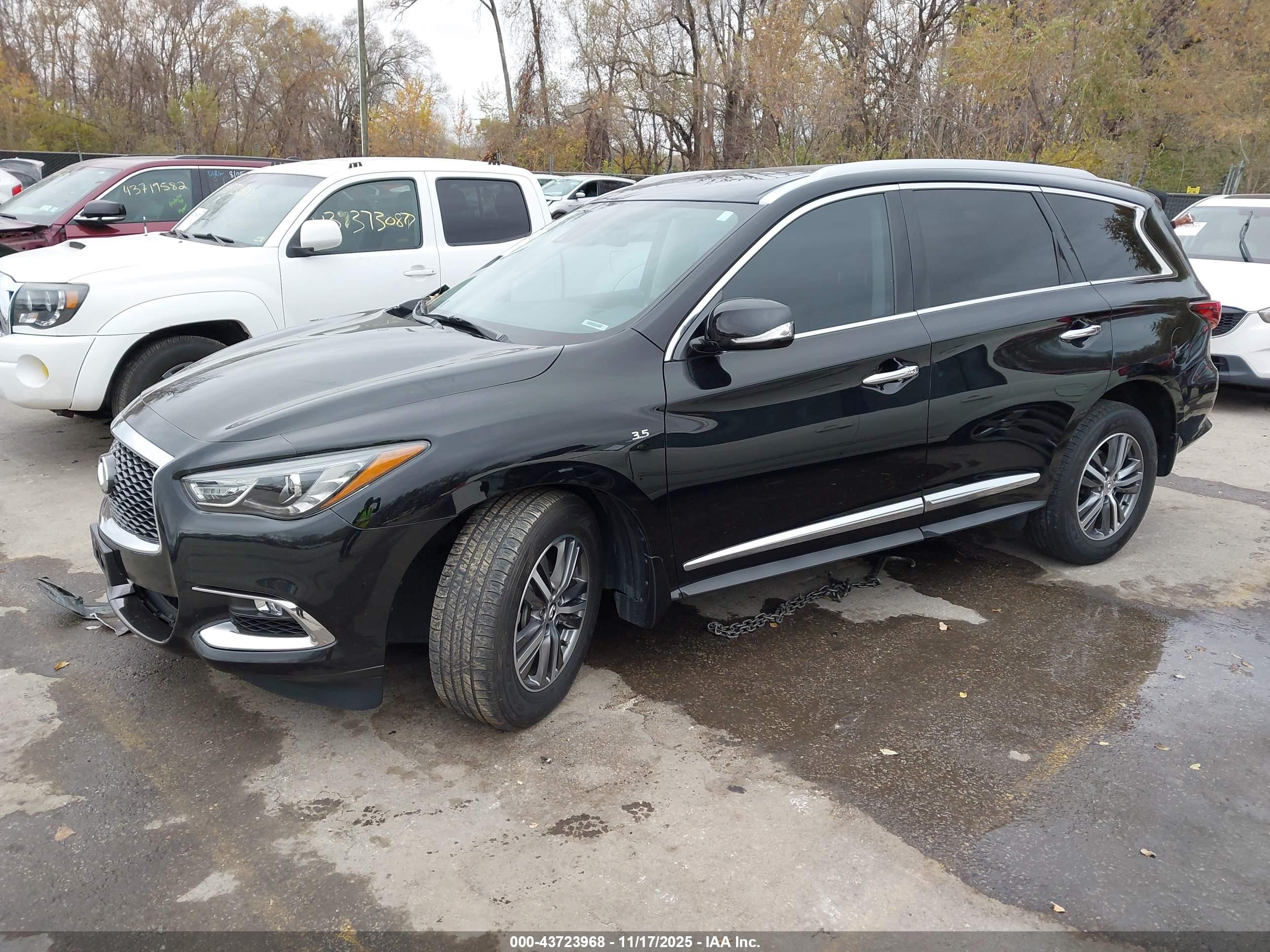 INFINITI QX60 image 2
