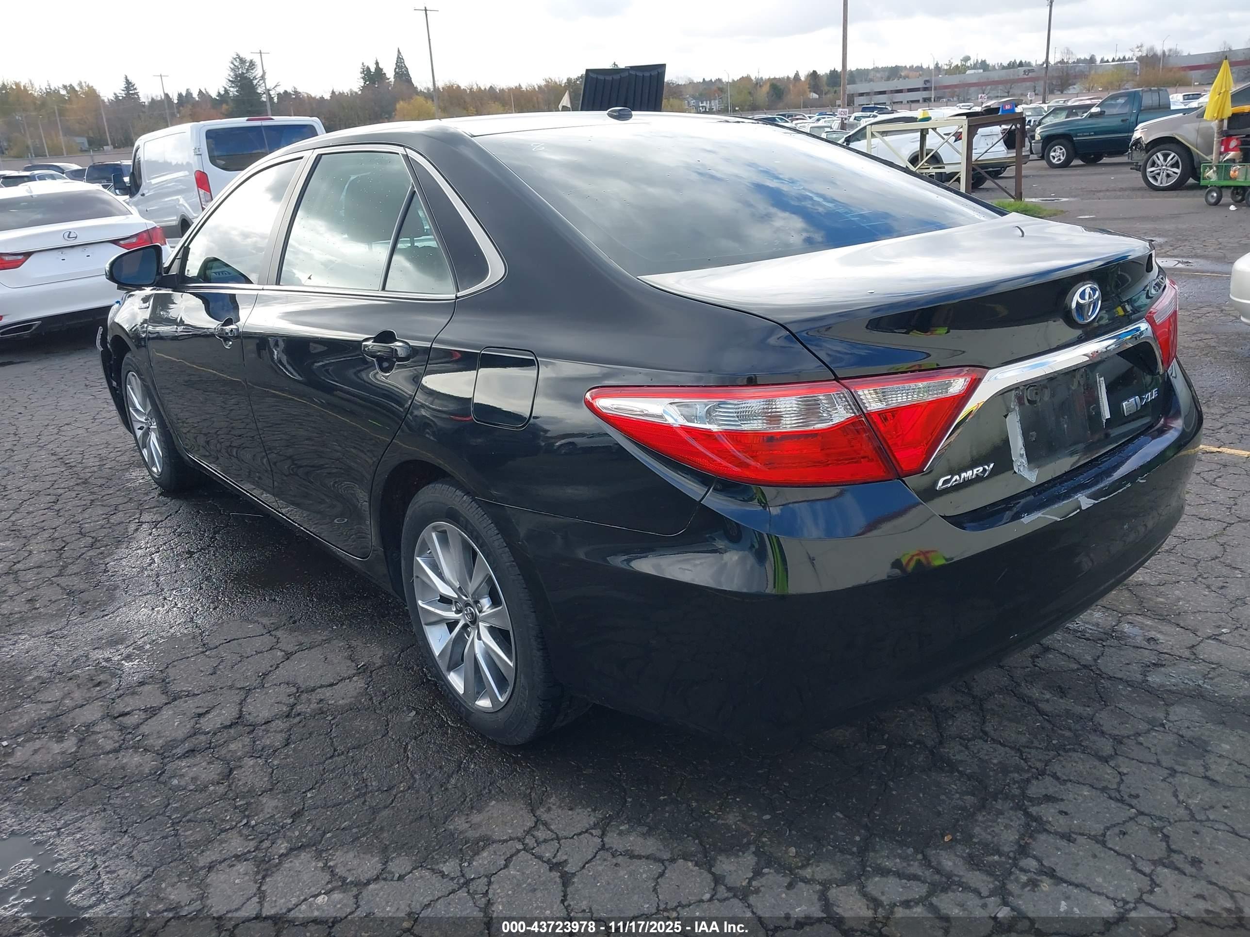 TOYOTA CAMRY image 3