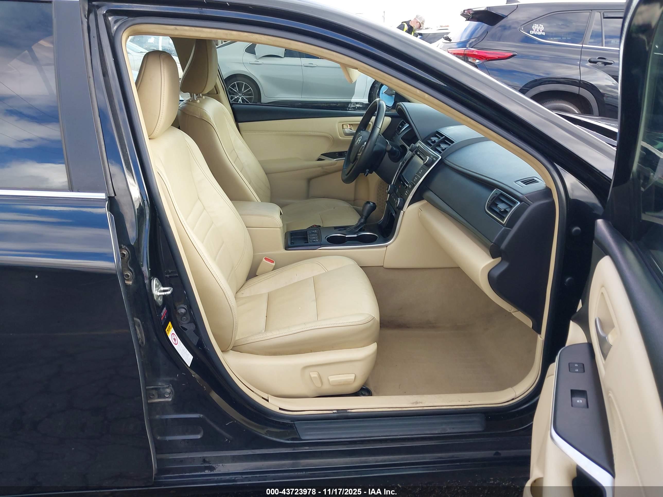 TOYOTA CAMRY image 5
