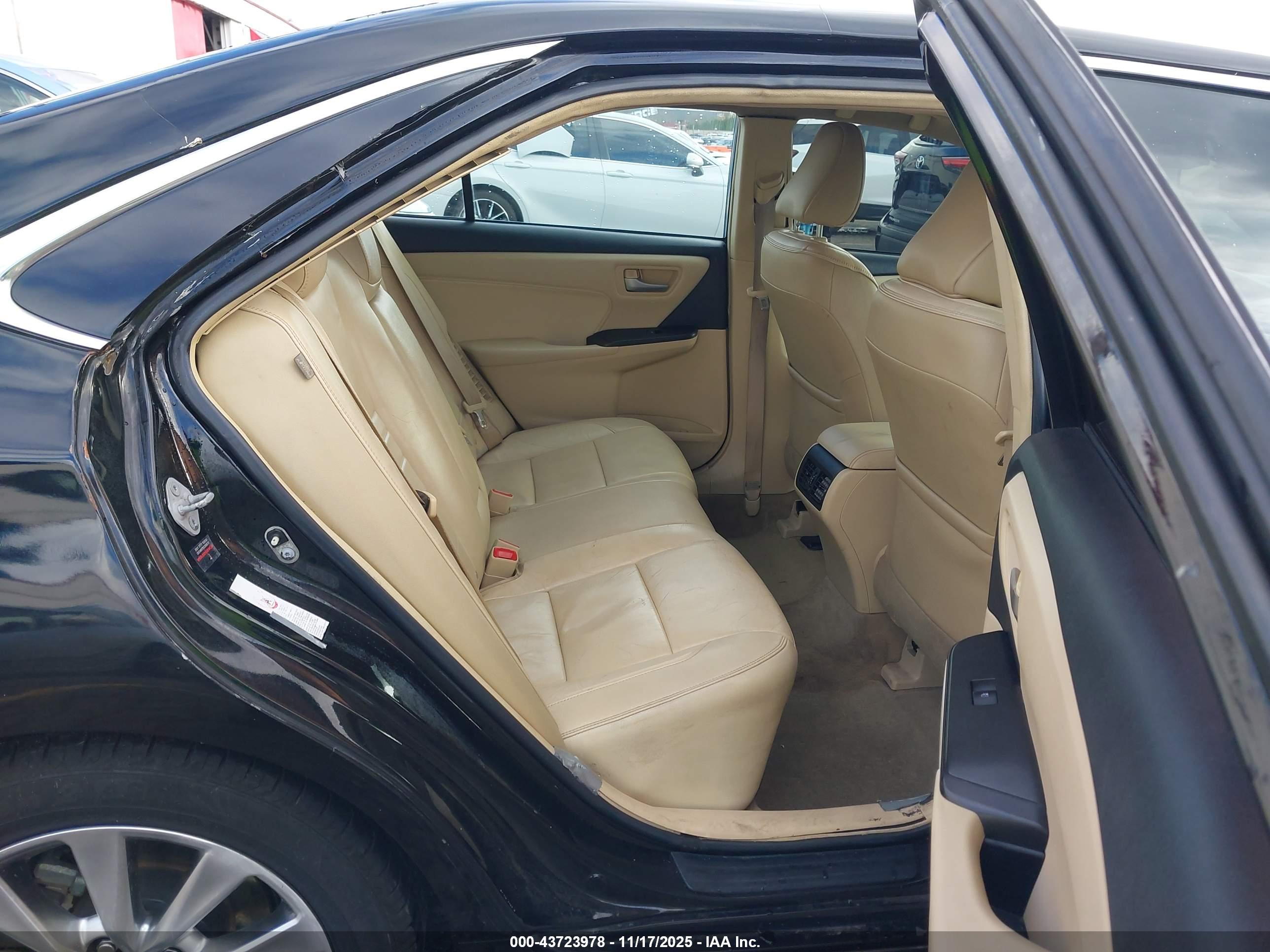 TOYOTA CAMRY image 8