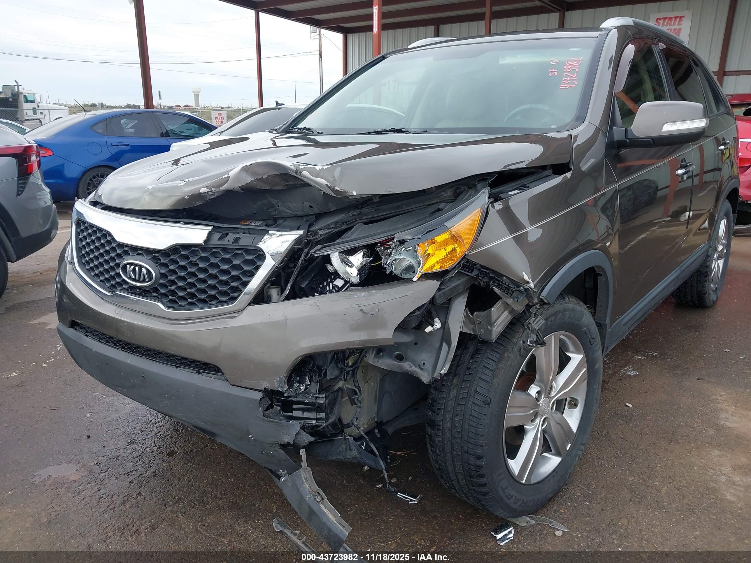 KIA SORENTO image 6